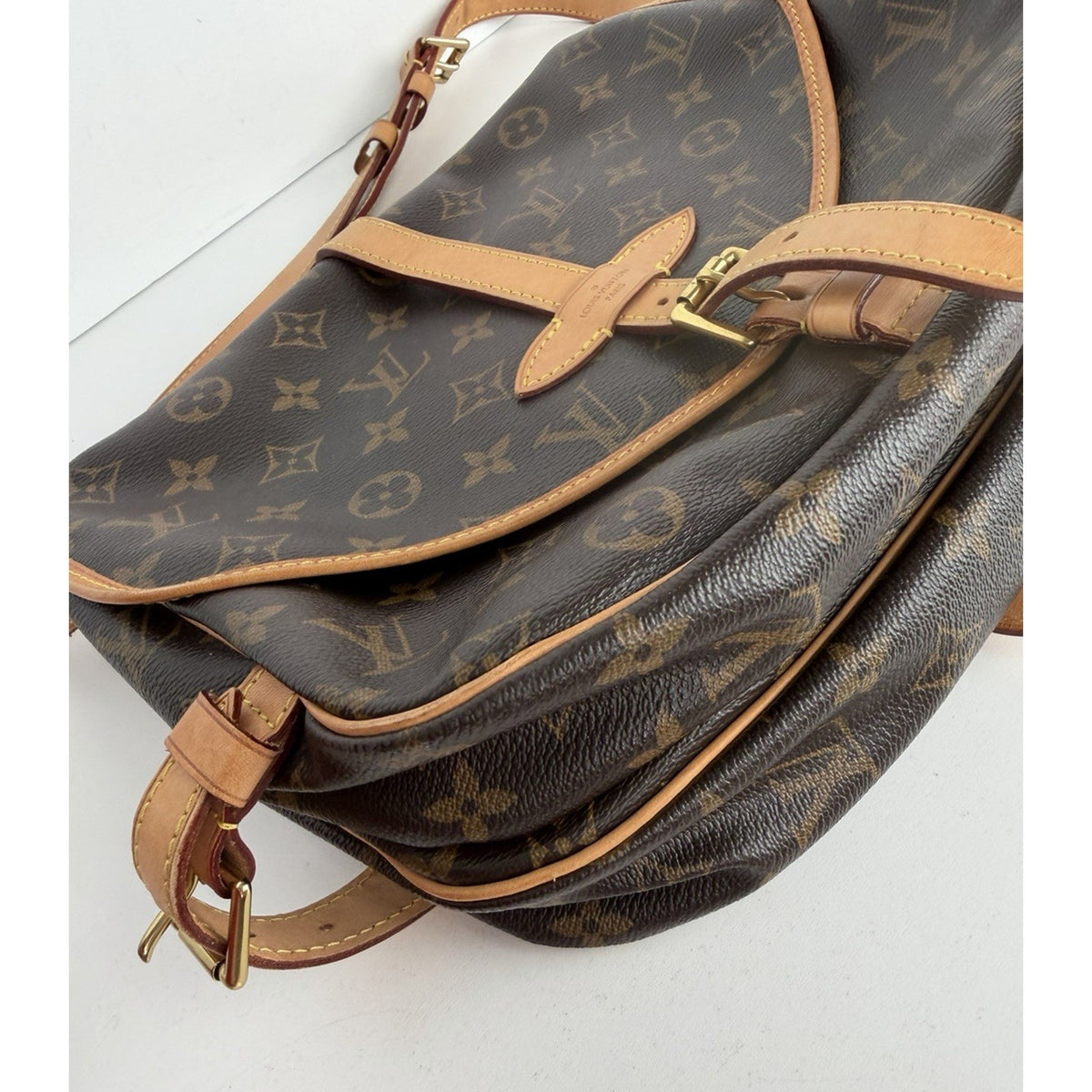 Louis Vuitton Saumur 30 Shoulder Bag in Brown Monogram Coated Canvas 2012 S-11