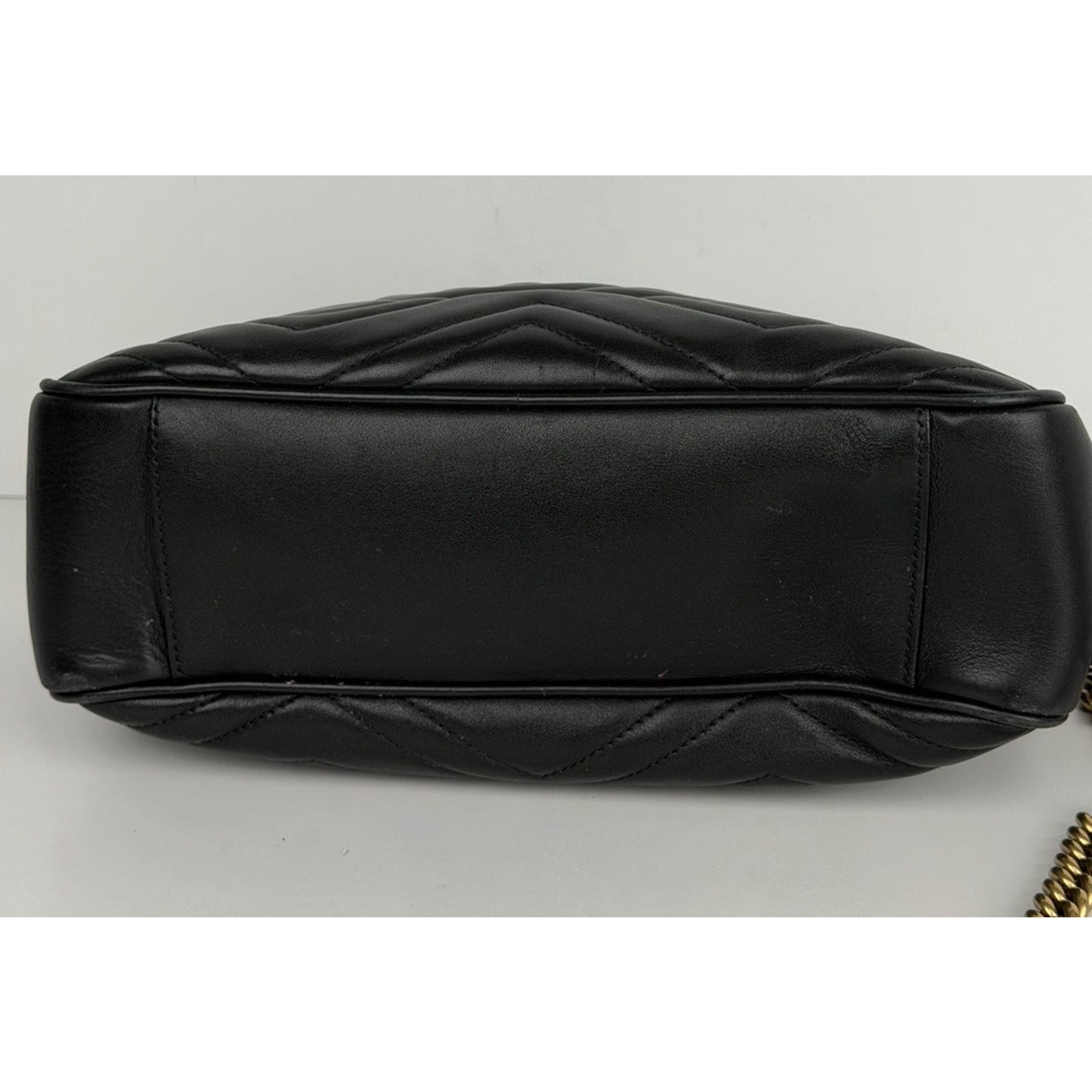 Gucci GG Marmont Matelasse Shoulder Bag Medium Black Leather Chevron Pattern S16