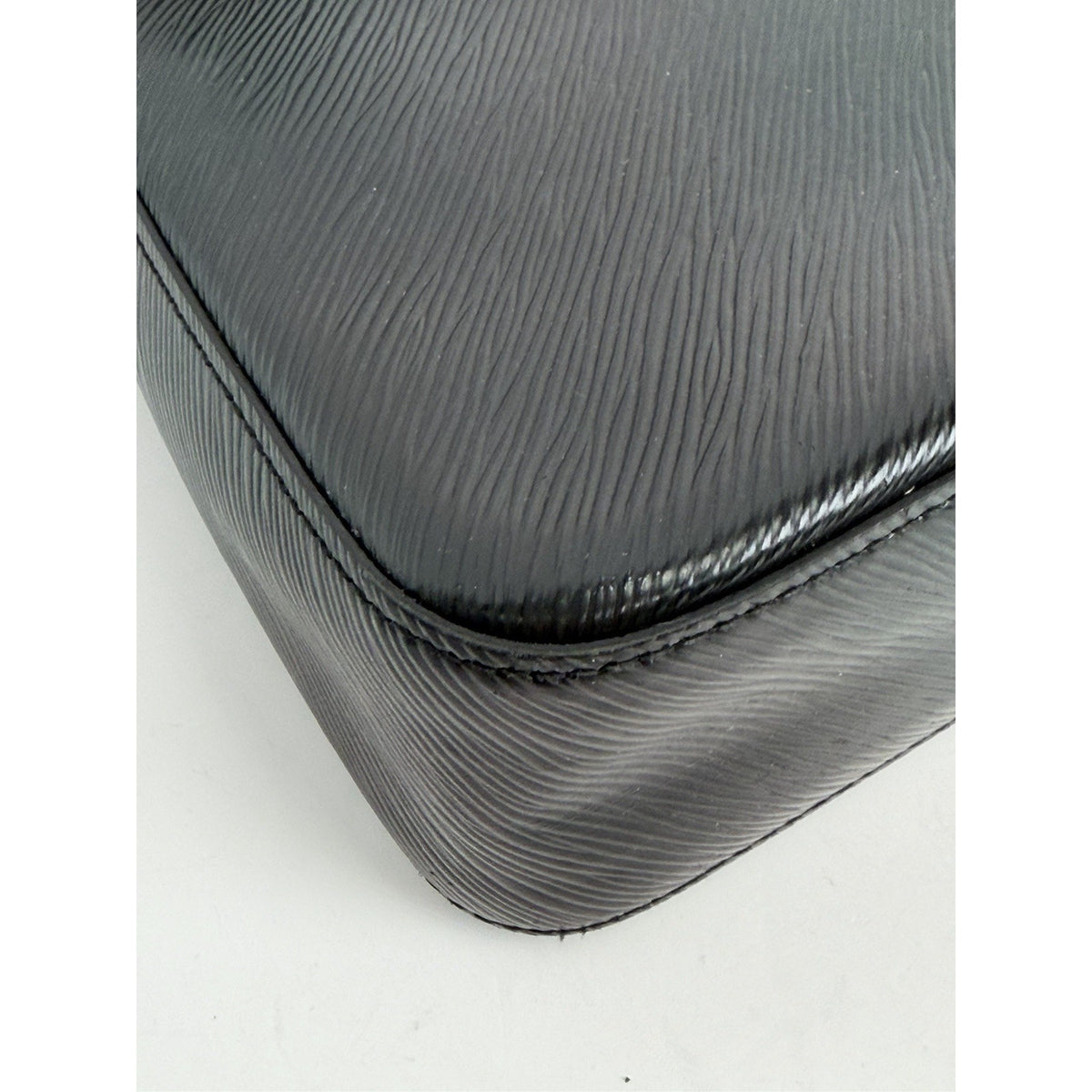 Louis Vuitton Marelle Bag in Black Epi Leather with Coin Monogram Pouch NFC C-3