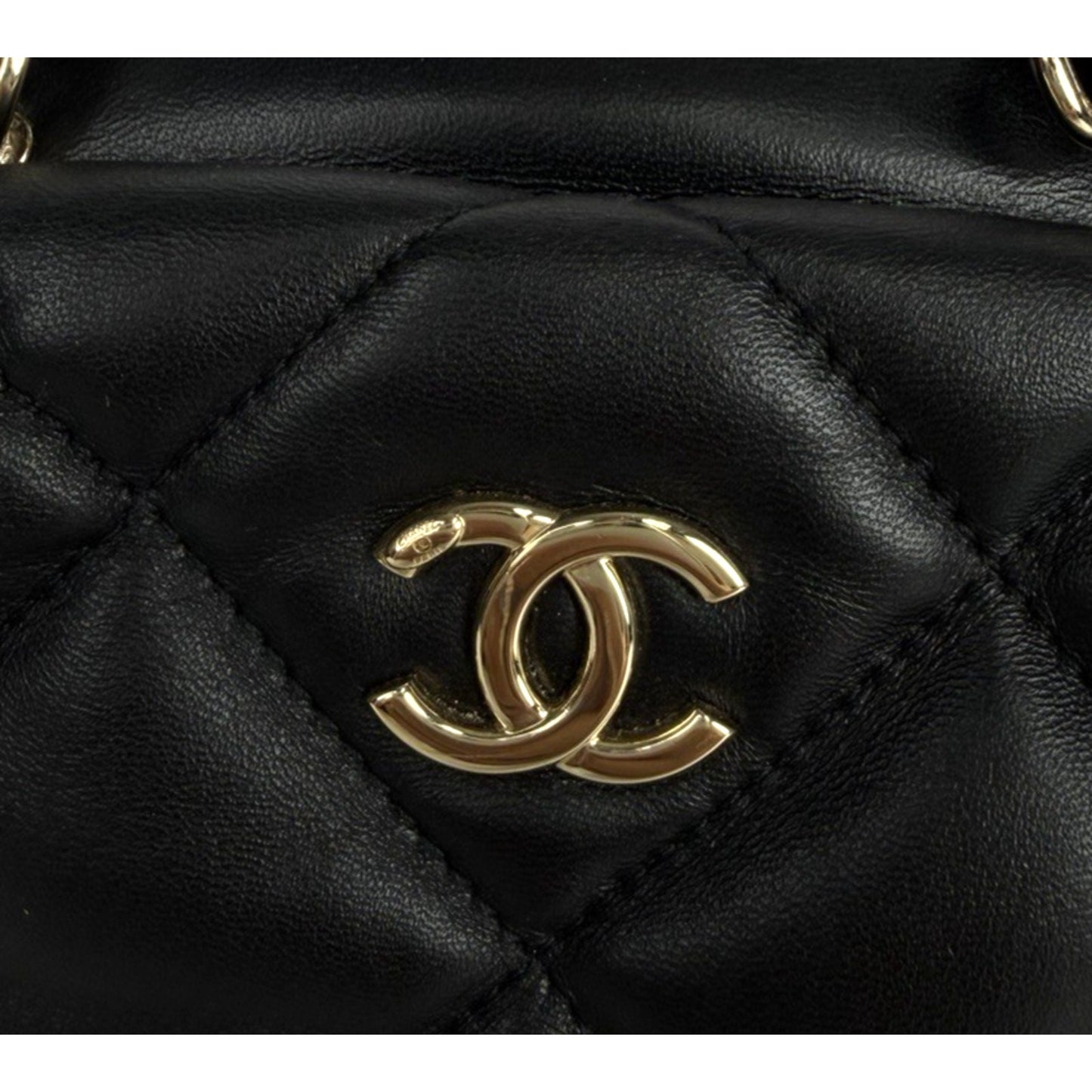 Chanel CC Chain Zip Bowling Mini Bag in Black Lambskin Leather 2019 E8