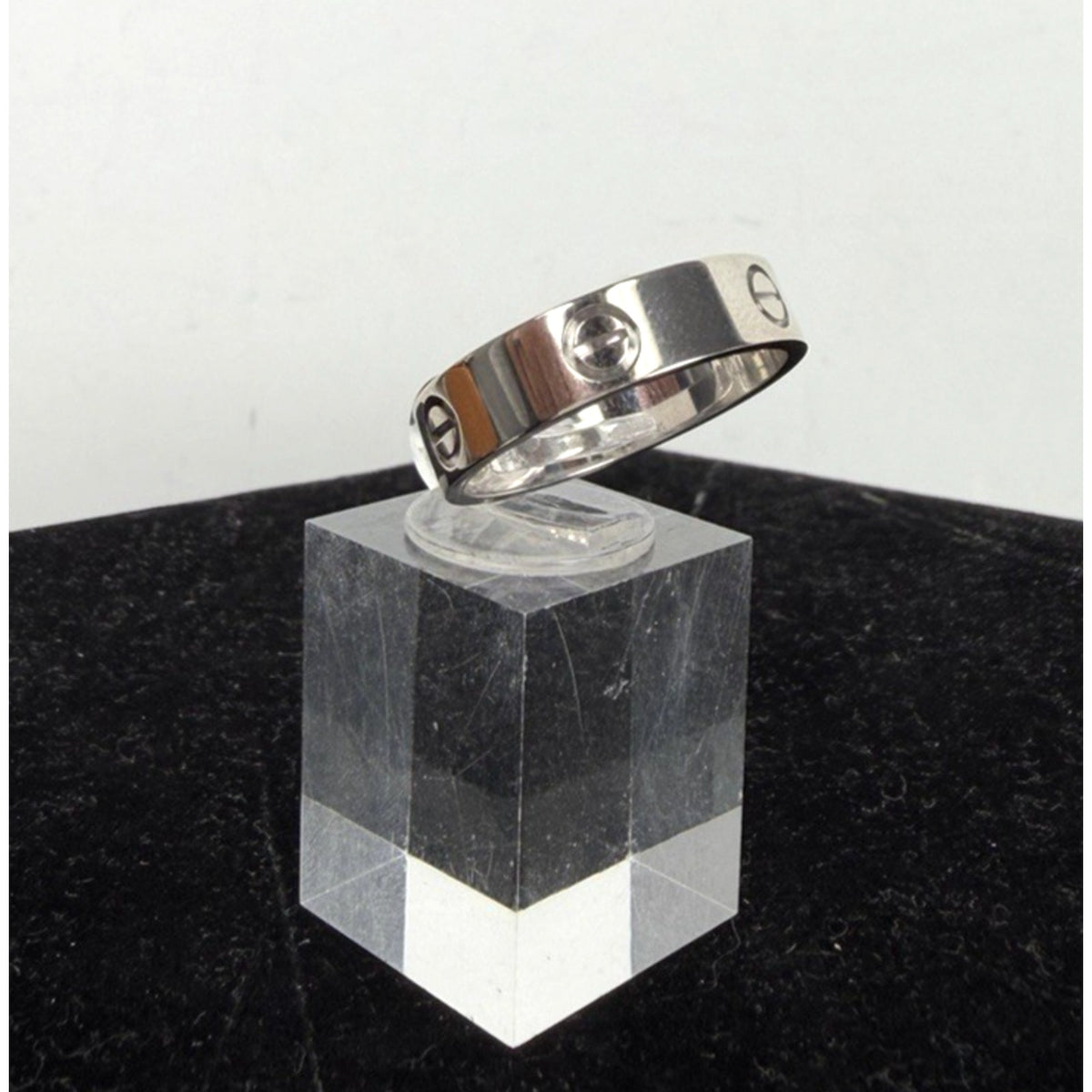 Cartier LOVE Classic Ring in 18K White Gold Size 10.5 (63)