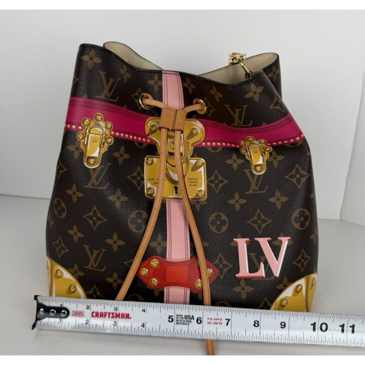 Louis Vuitton NeoNoe Shoulder Bag Limited Edition Trunks Monogram Canvas C4