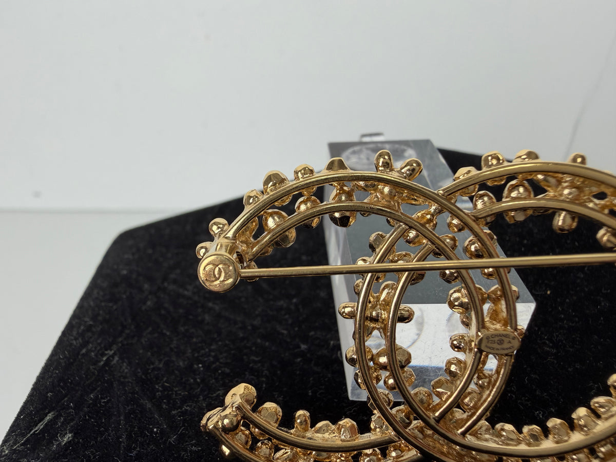 Chanel 2023 Strass CC Pin Brooch in Gold Color K1