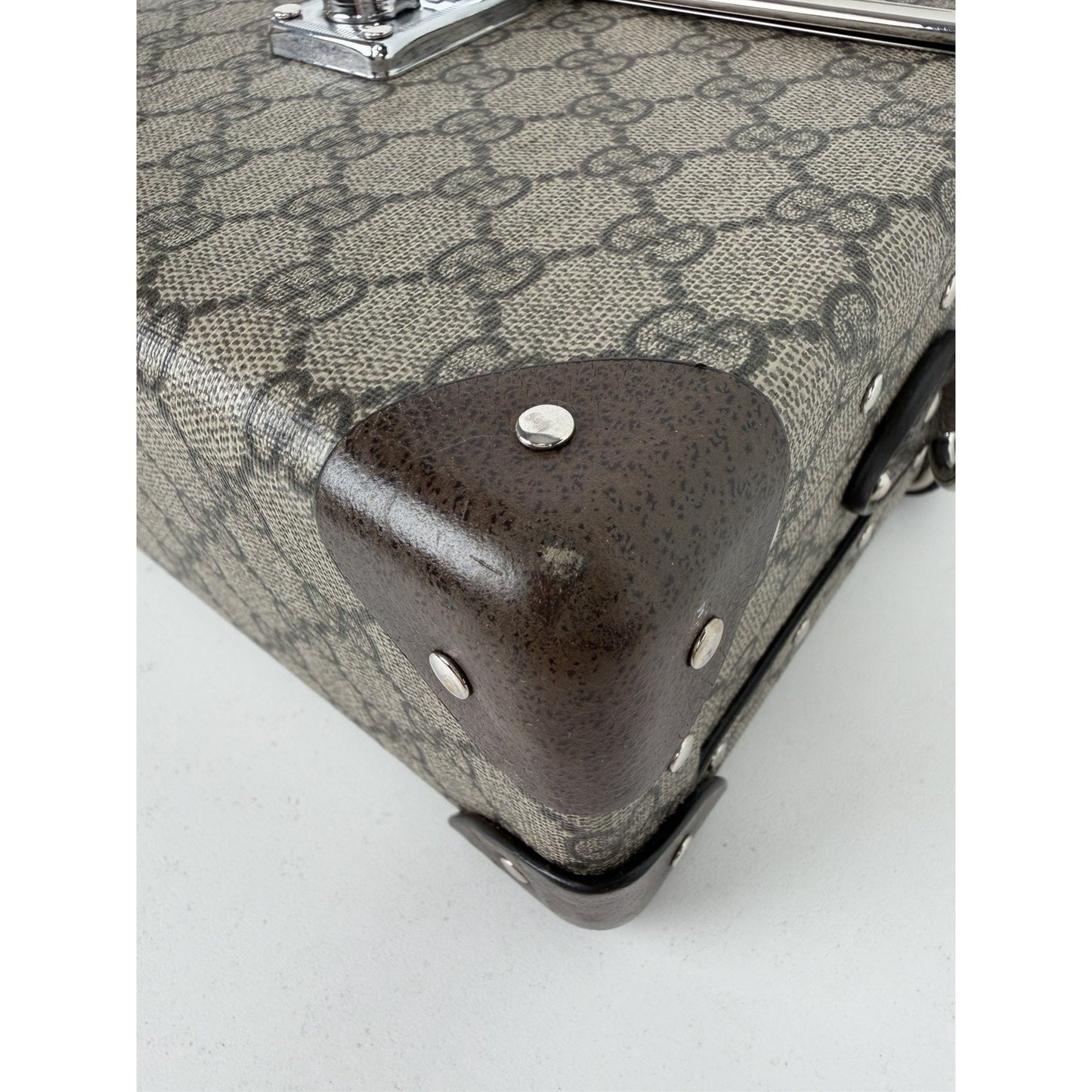 Gucci x Globe-Trotter Beauty Case Bag Brown GG Supreme Canvas Bamboo Handle B-6