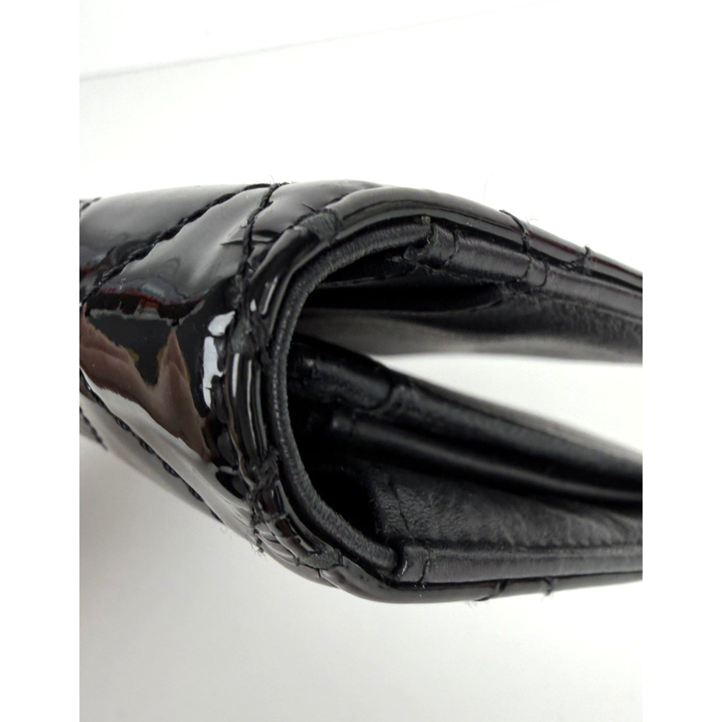 Chanel Brilliant Yen Wallet in Black Quilted Patent Leather 2009-2010 K1