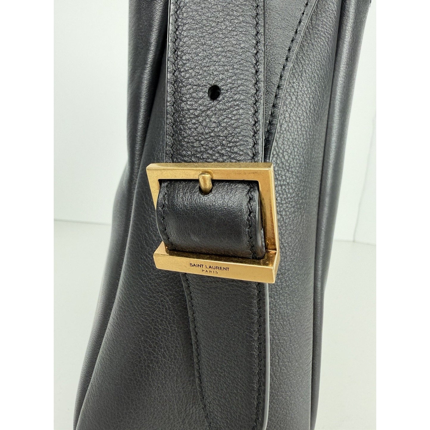 Saint Laurent Le 5 A 7 Small Hobo Bag in Black Grain Leather C2