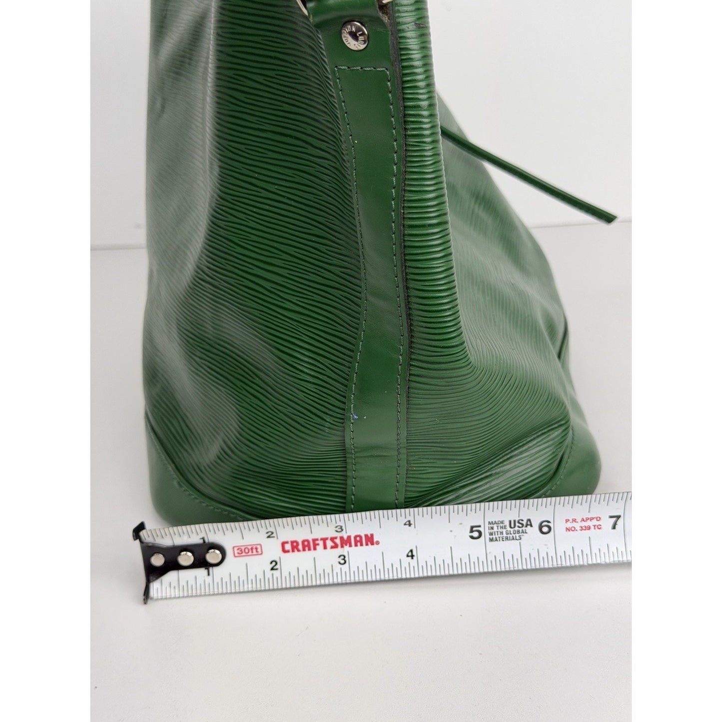 Louis Vuitton NeoNoe Shoulder Bag MM in Green Epi Leather 2013 S