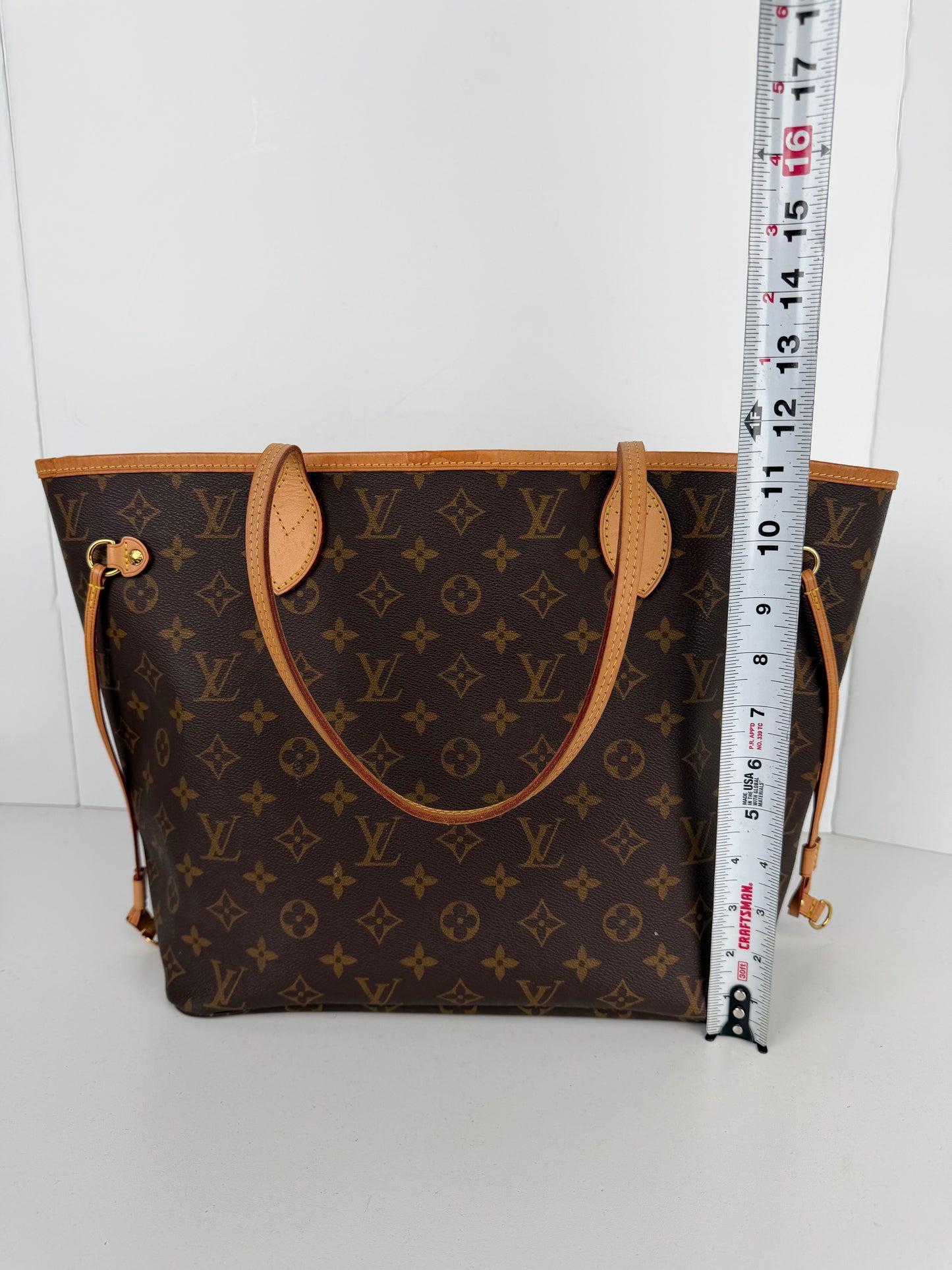 Louis Vuitton Monogram Neverfull MM Tote Bag in LV Monogram Canvas NFC S