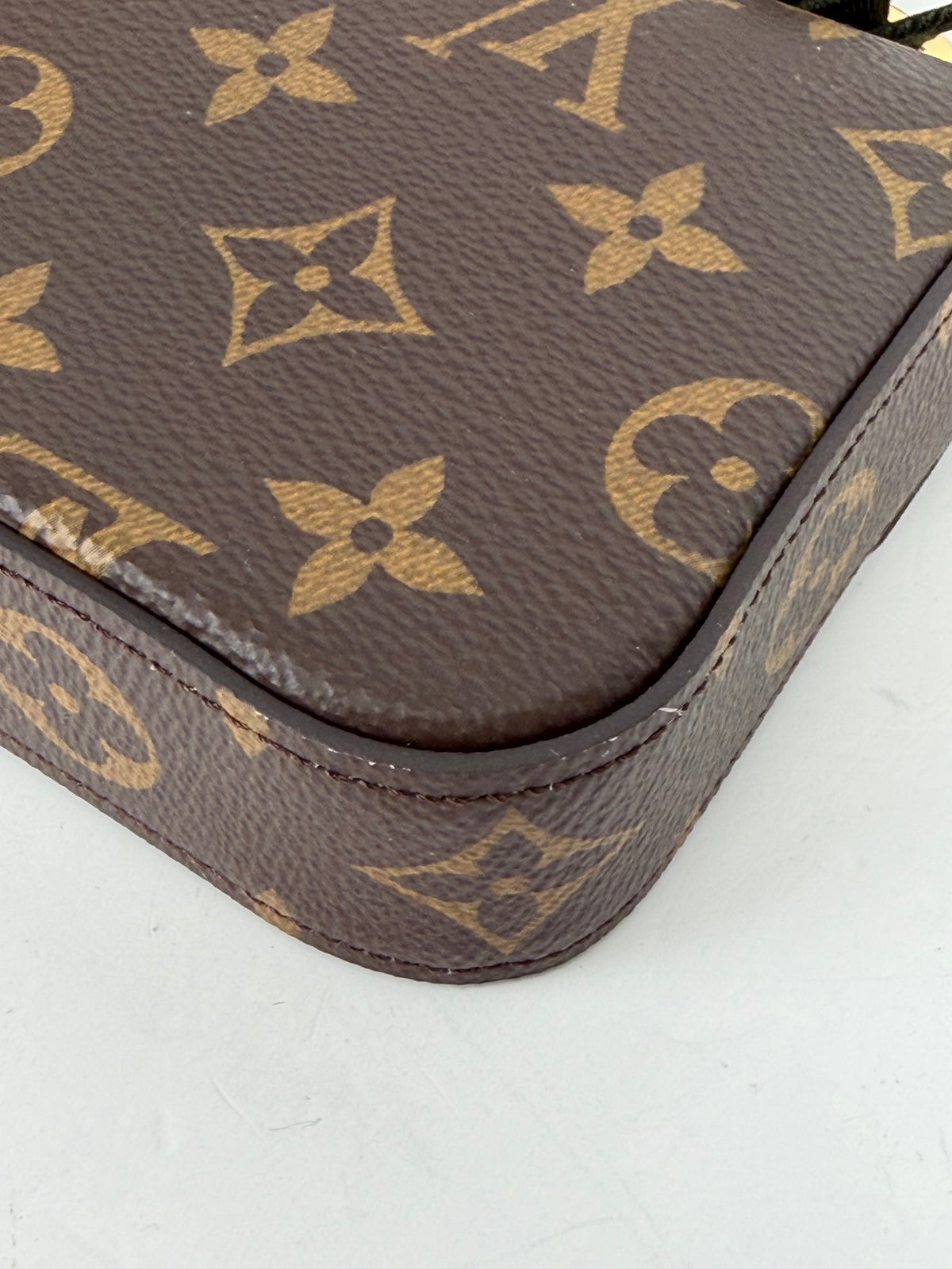 Louis Vuitton Felicie Strap & Go Crossbody Bag in Khaki & Brown Monogram Coated Canvas NFC YC7