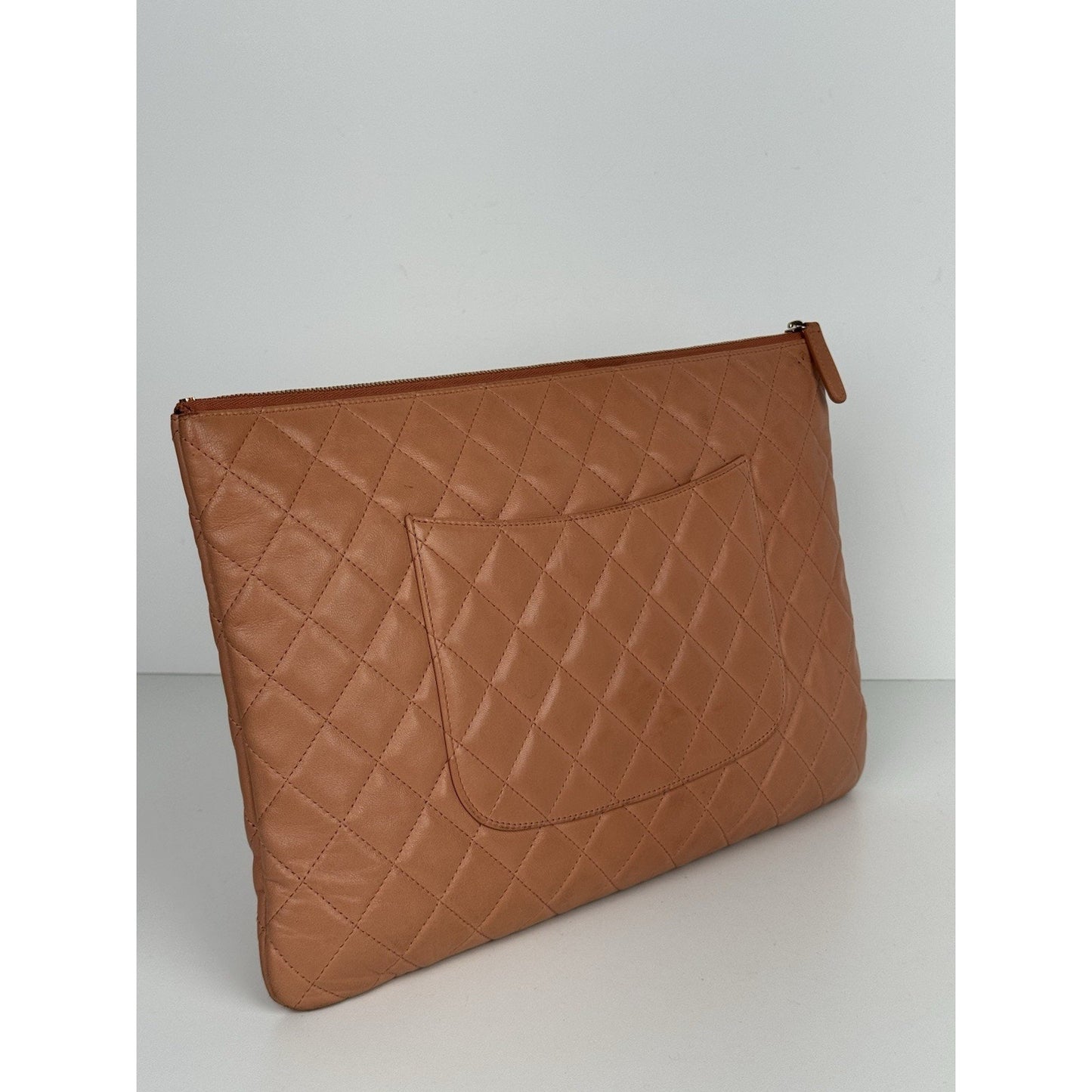 Chanel O Case Clutch in Pink Quilted Leather (2018) B-6