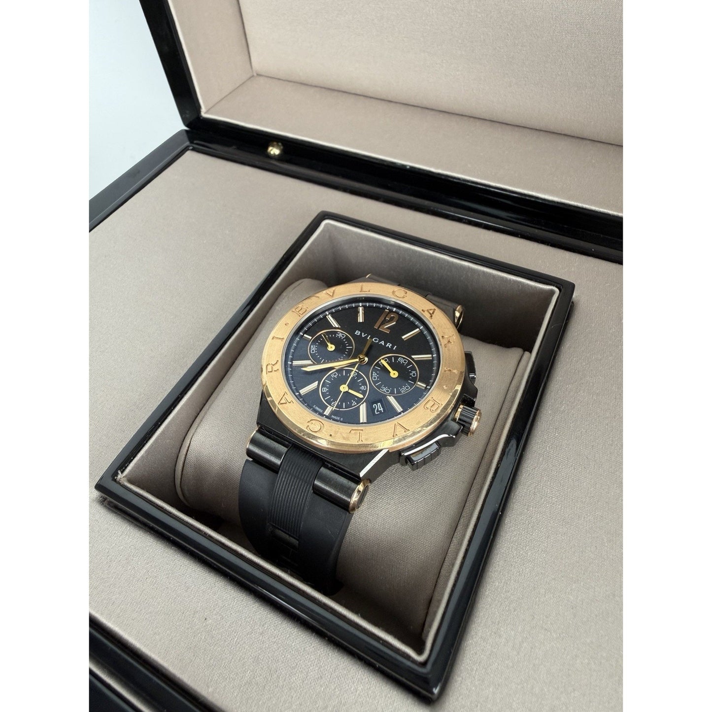 Bvlgari Diagono Ultranero Chronographe Watch in Rose Gold Bezel & Black Dial