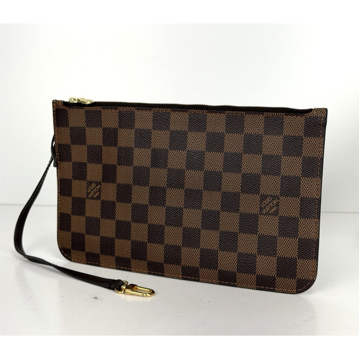 Louis Vuitton Neverful MM Pouch in Damier Ebene Brown Coated Canvas