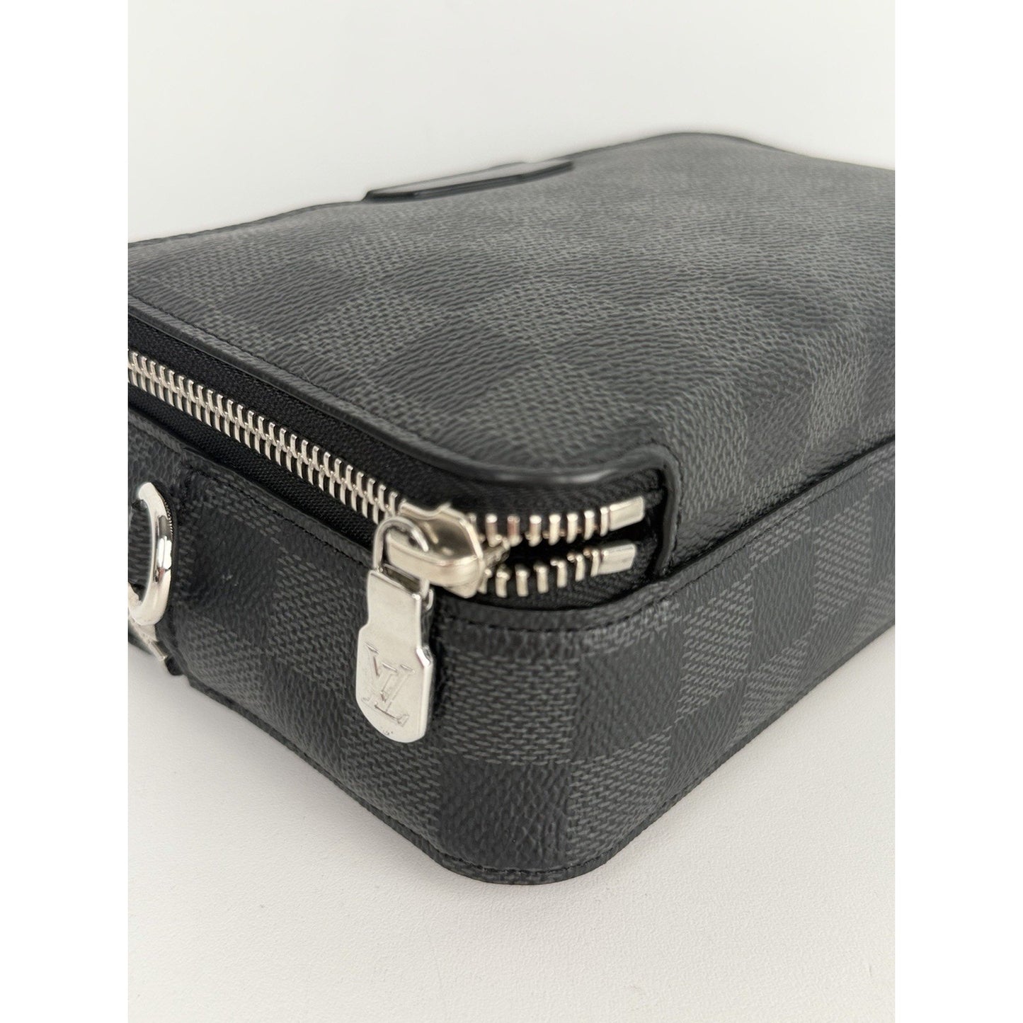 LOUIS VUITTON Damier Graphite Alpha Wearable Wallet Crossbody Bag NFC