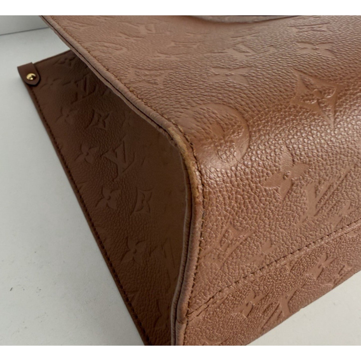 Louis Vuitton OnTheGo MM Tote Bag in Cognac Monogram Empreinte Leather D9
