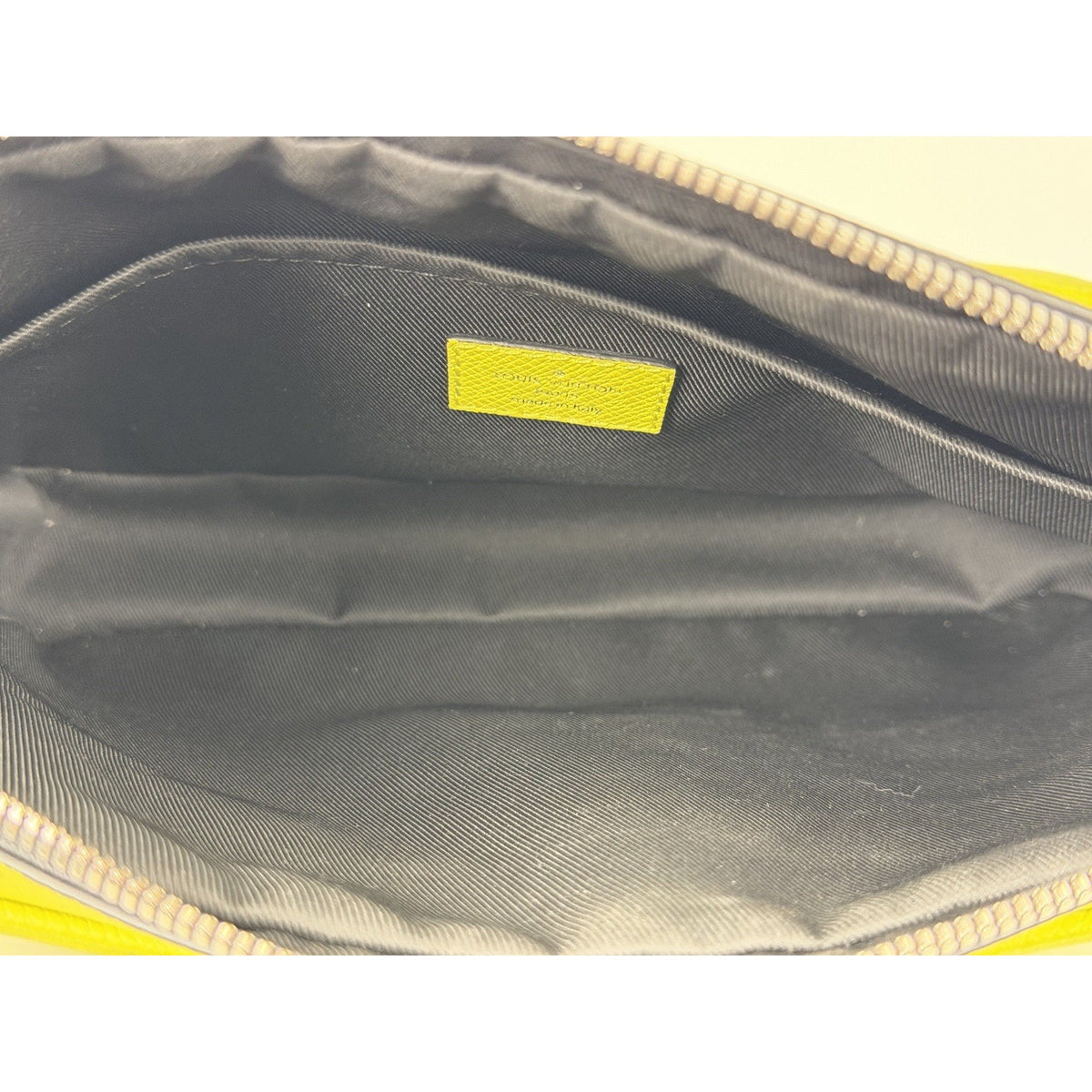 Louis Vuitton Taigarama Messenger Bag Taiga Leather Coated Canvas 2019 S11