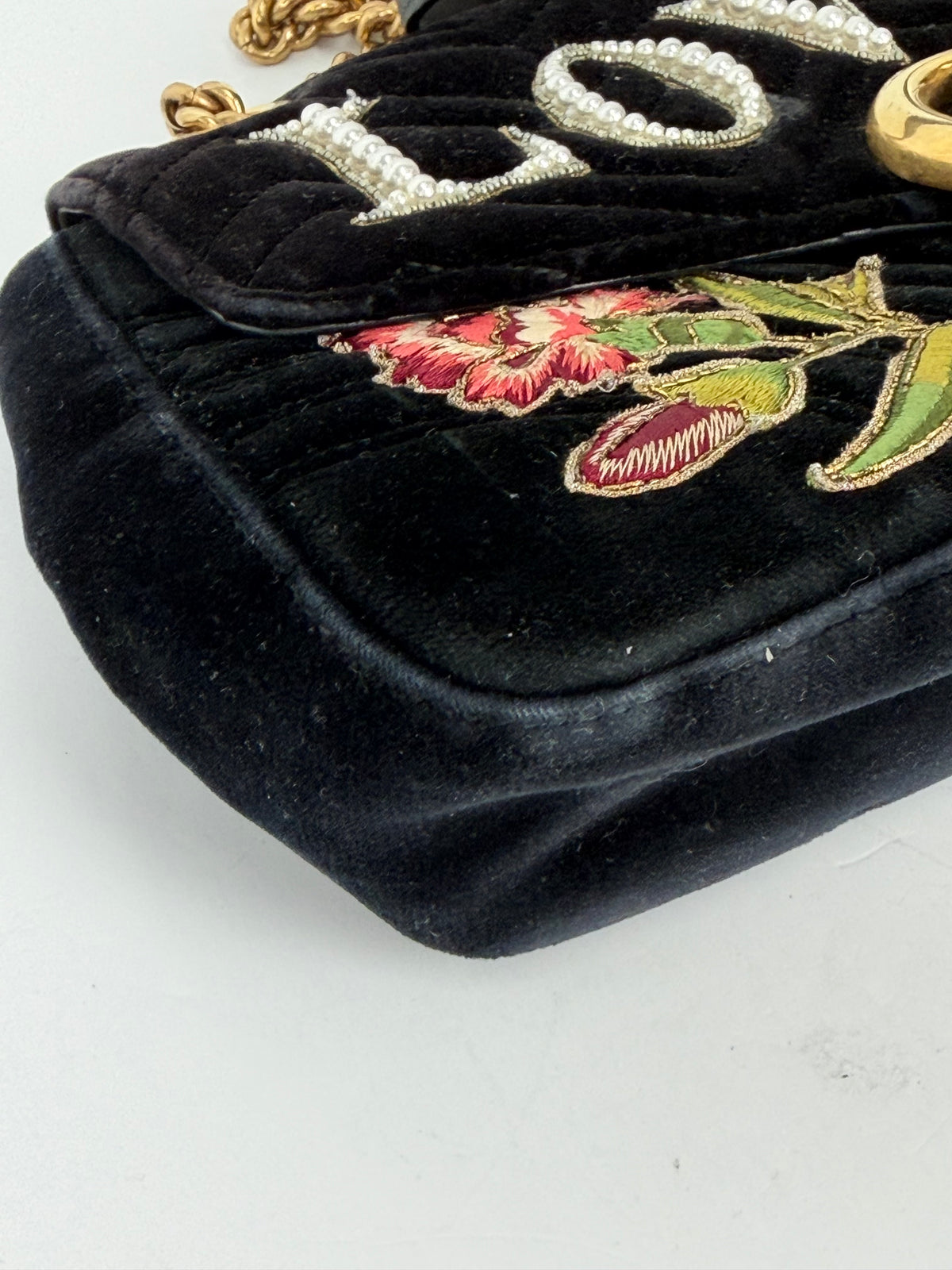 Gucci Velvet Loved Embroidered Medium GG Marmont Shoulder Bag in Black Velvet YS-11
