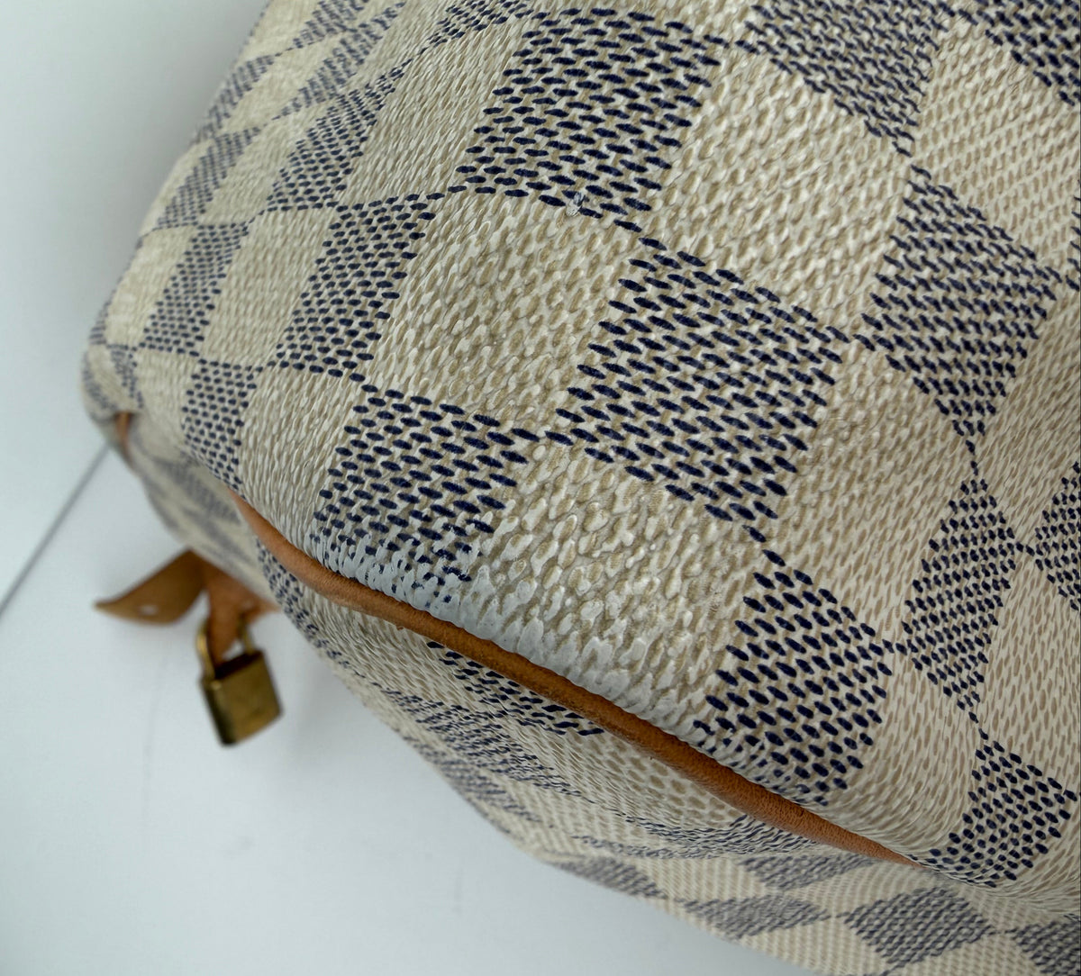 Louis Vuitton Speedy 30 Top Handle Bag in Damier Azur Coated Canvas 2010 YS27