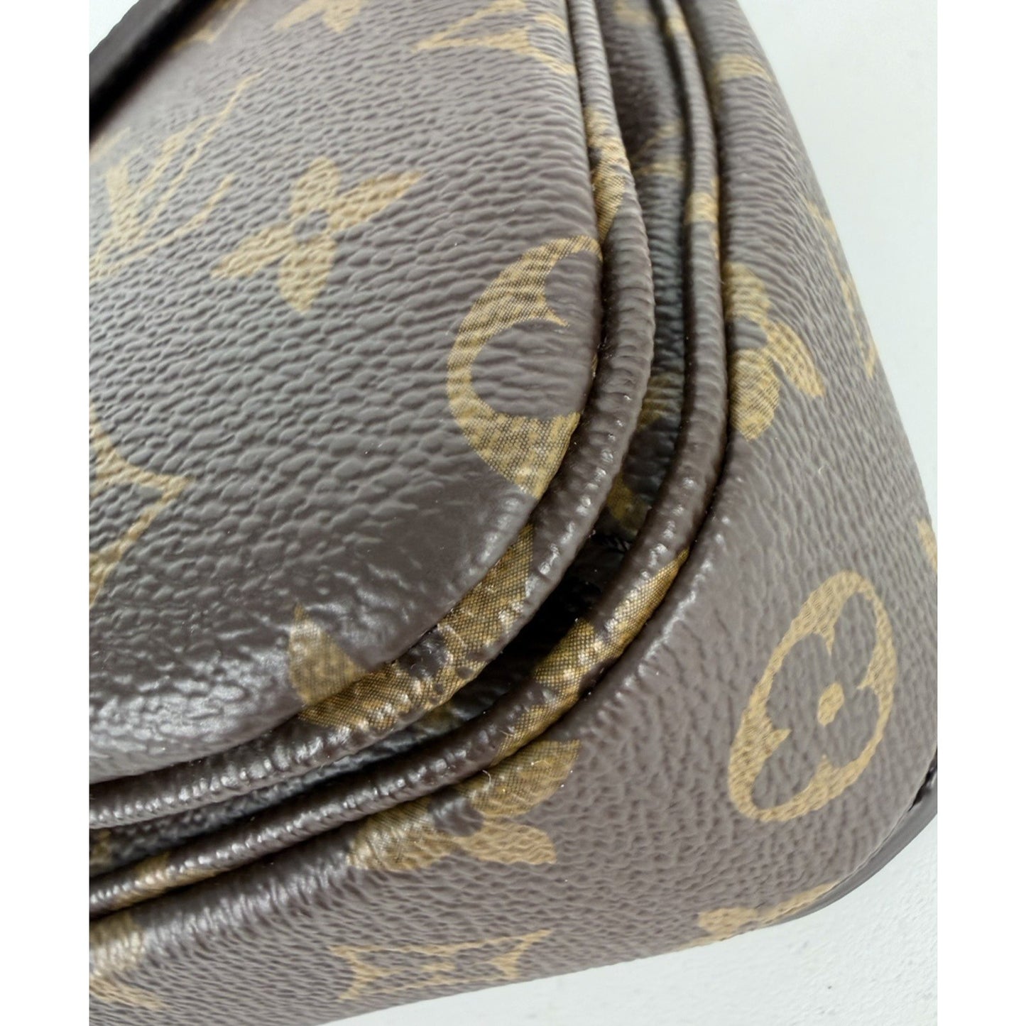 Louis Vuitton Pochette Metis Handbag in Brown LV Monogram Coated Canvas NFC B-4