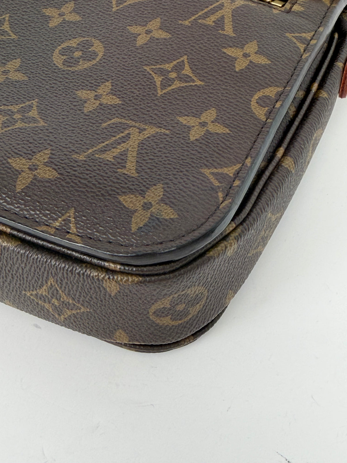 Louis Vuitton Pochette Metis Bag in Brown LV Monogram Coated Canvas NFC YE-5
