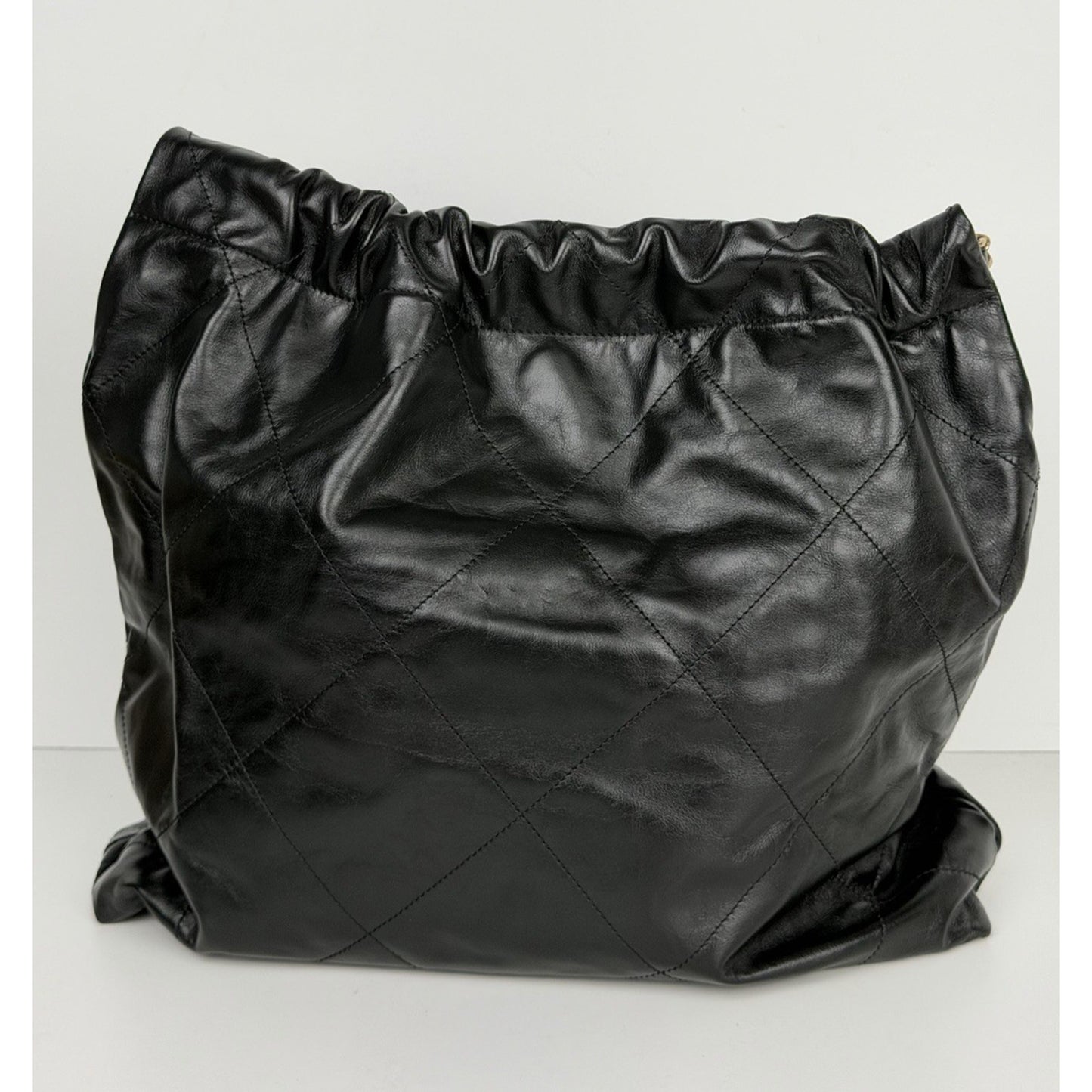 Chanel 22 Medium Handbag in Black Quilted Calfskin Leather NFC B2