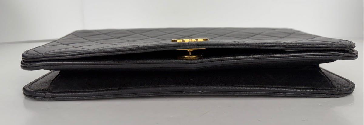 Chanel Quilted Shoulder Bag in Black Lambskin Leather Vintage 1996-1997 YD7