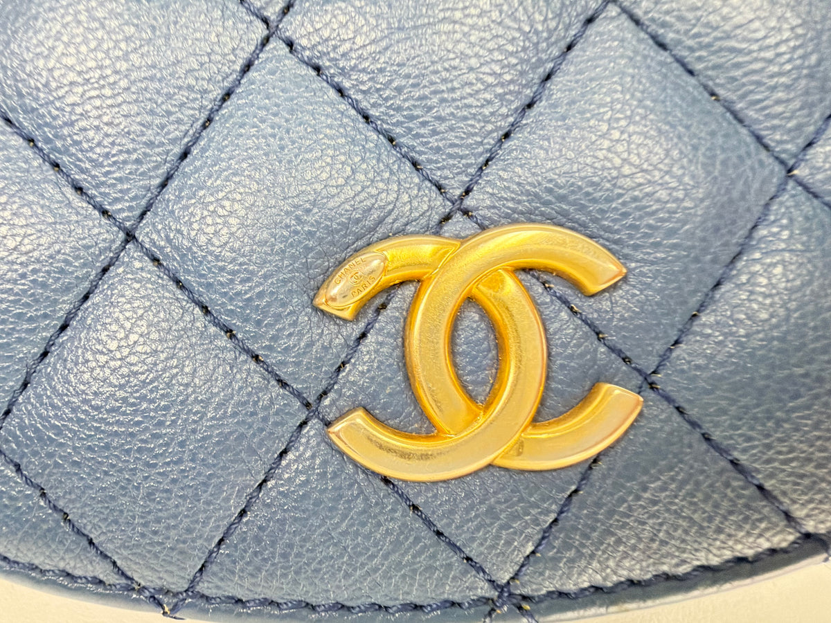 Chanel Casual Trip Small Crossbody Bag in Blue Quilted Calfskin Leather 2018-2019