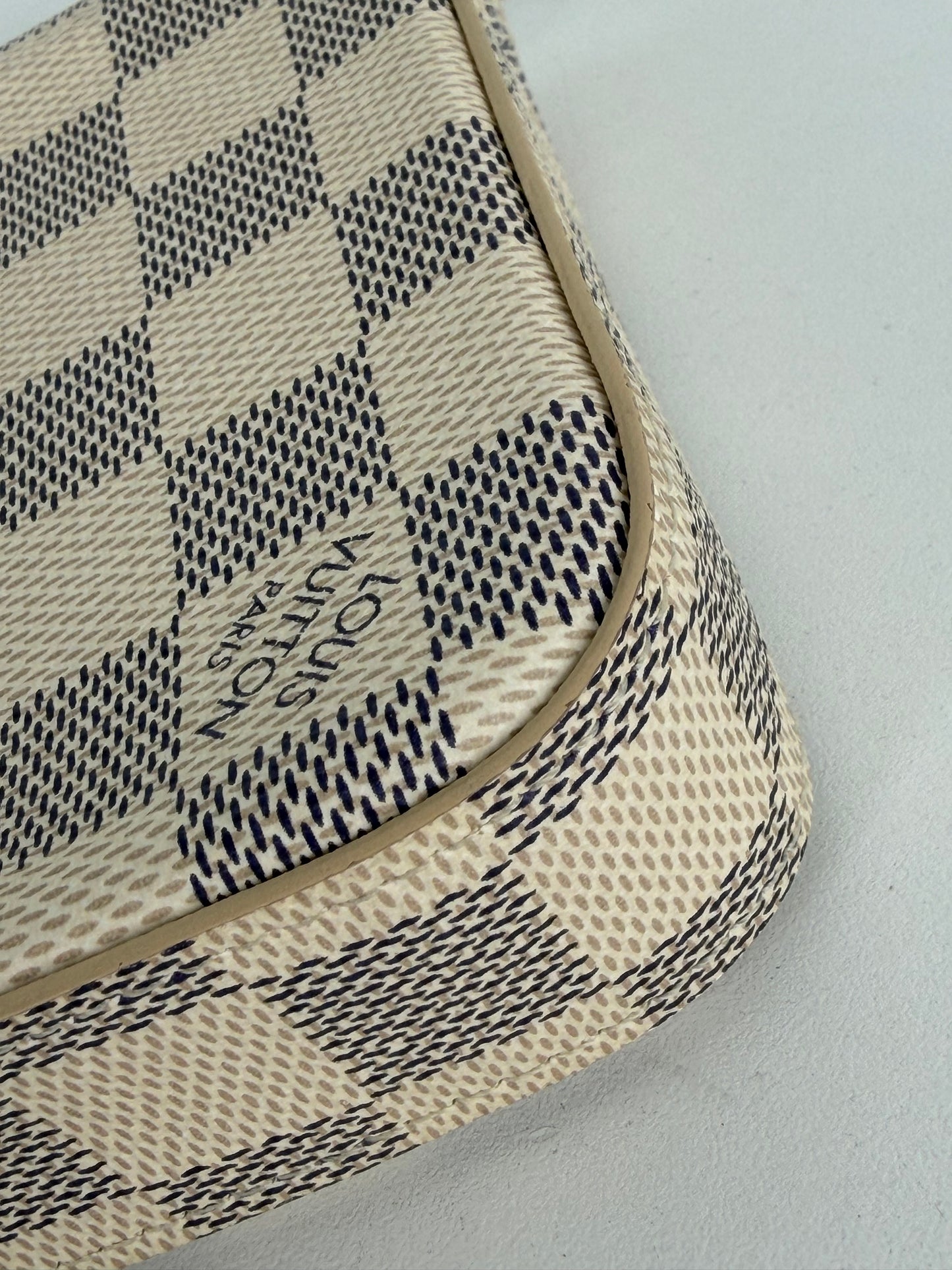 Louis Vuitton Felicie Pochette Bag in Damier Azur Coated Canvas 2019 S-06