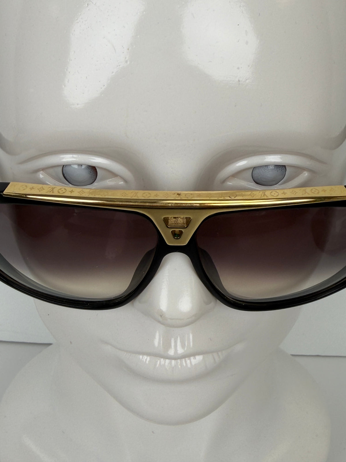 Louis Vuitton Evidence Millionaire Optical Sunglasses in Black Frame with Gray Ombre Lenses YK-2