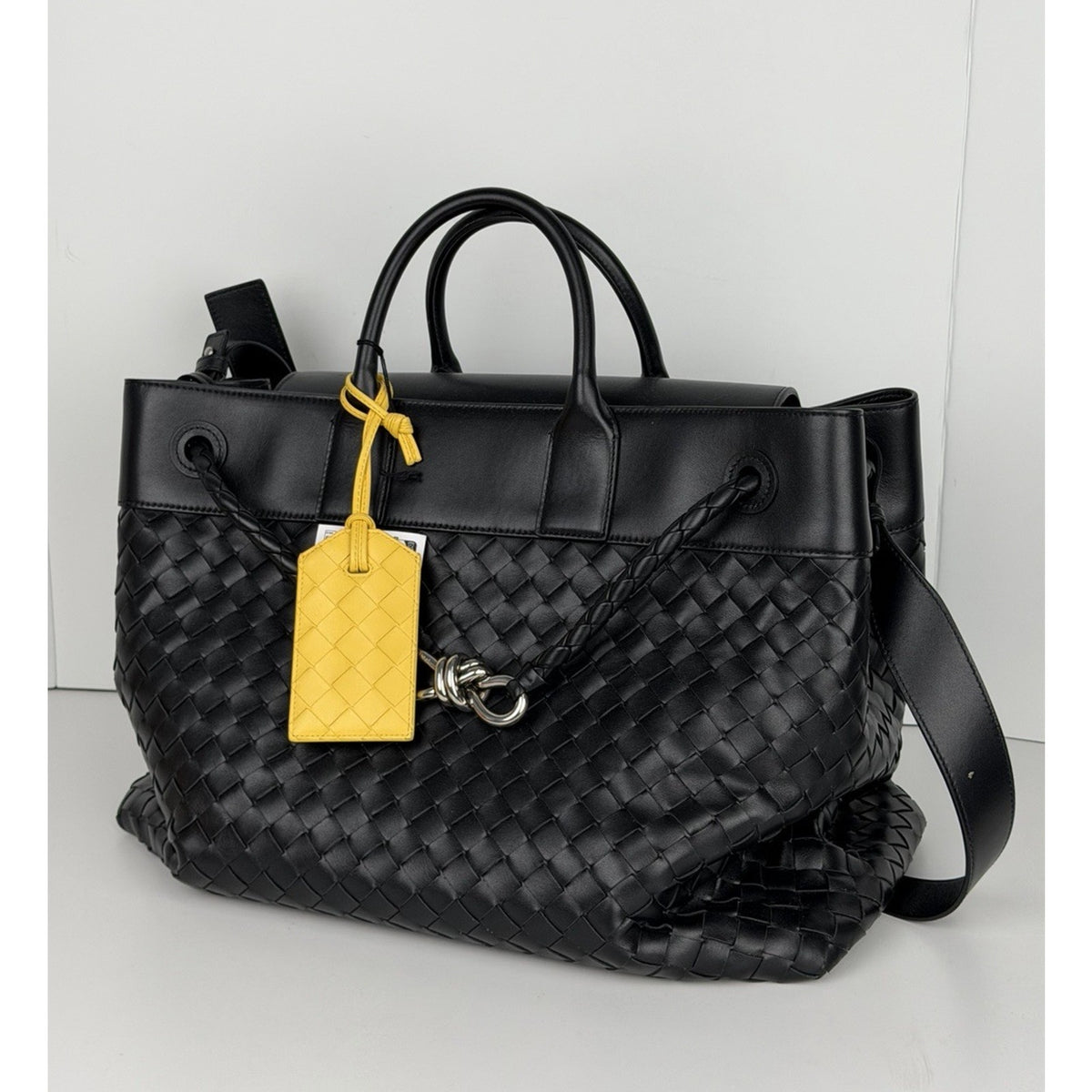 Bottega Veneta Andiamo Voyager Bag Unisex in Black Intrecciato Leather NFC C-3