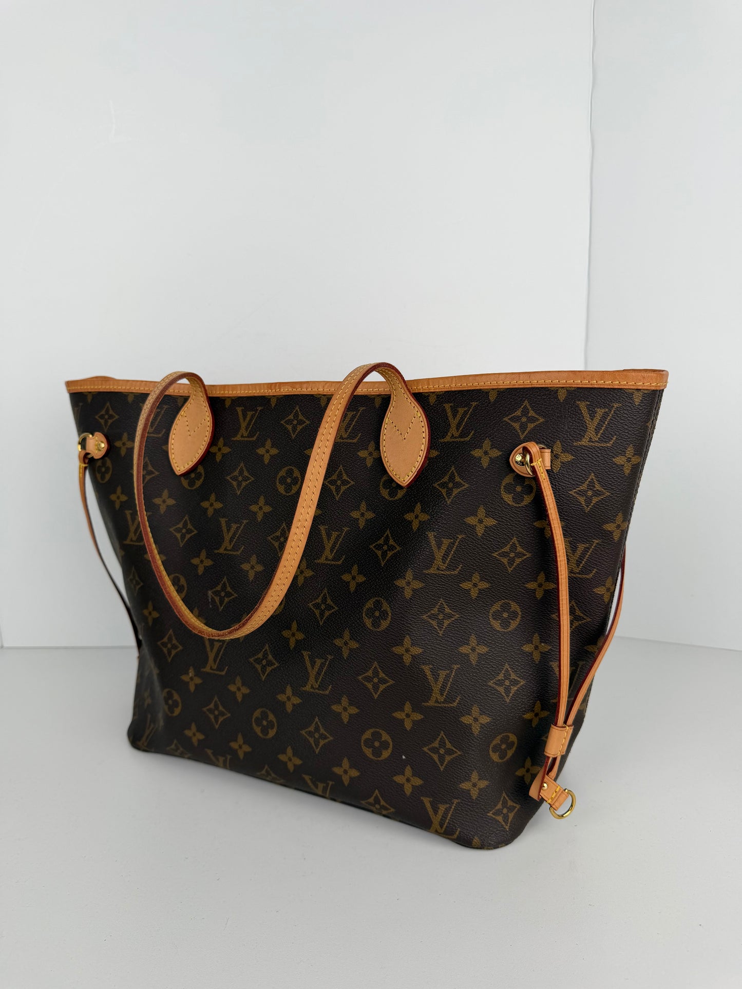 Louis Vuitton Monogram Neverfull MM Tote Bag in LV Monogram Canvas NFC S