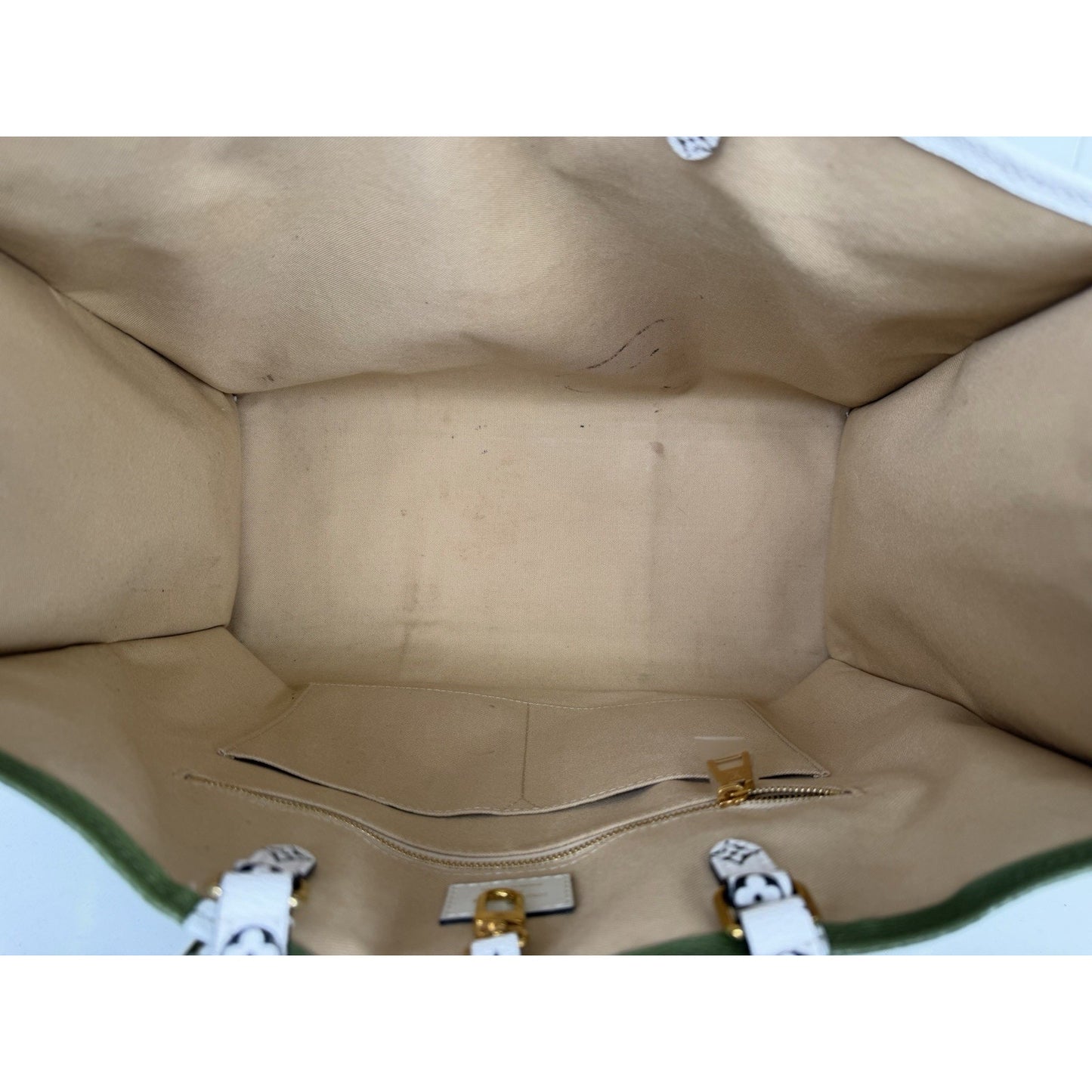 Louis Vuitton Monogram Giant Onthego GM Tote Bag in Kaki/Beige Canvas 2019 D2