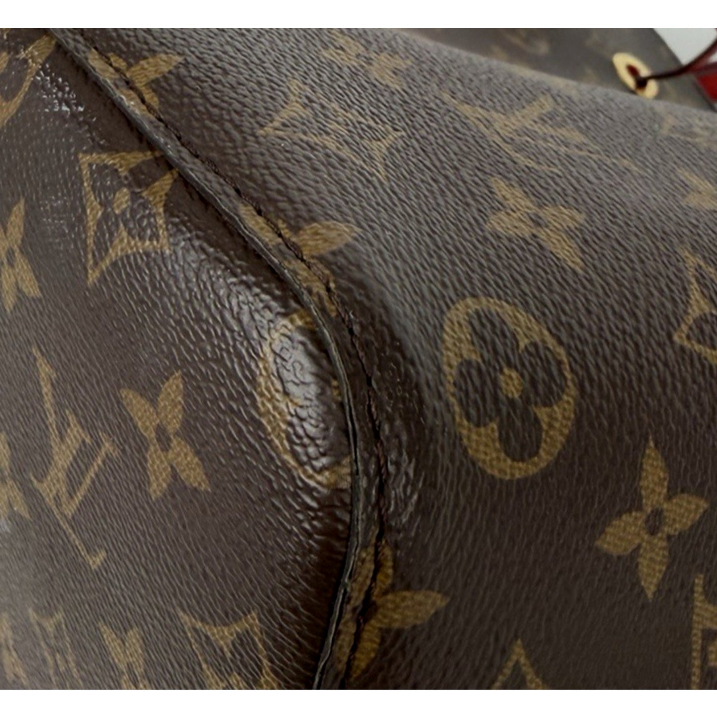 Louis Vuitton NeoNoe MM Bucket Bag in Monogram Coated Canvas 2020 F-1