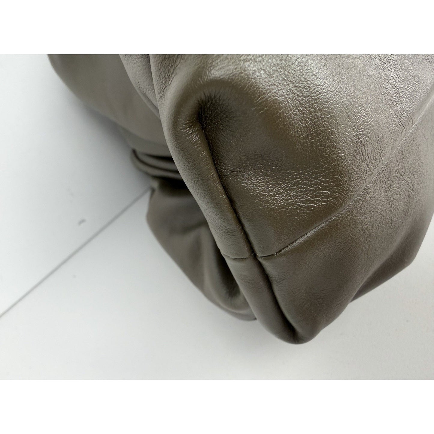Bottega Veneta "The Pouch" Clutch Olive Green Leather Gathered&Ruffled Design S