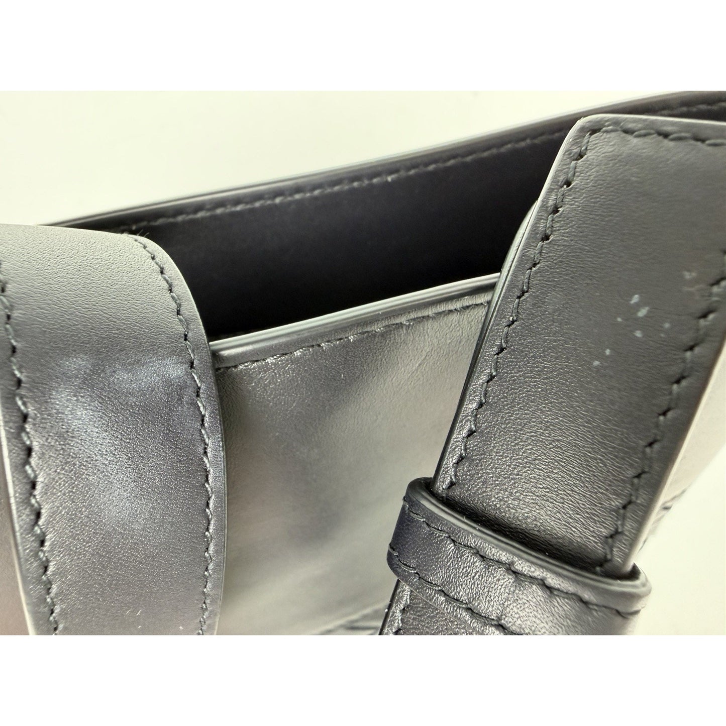 Bottega Veneta Slot Messenger Crossbody Bag Black Intrecciato Leather NFC S06