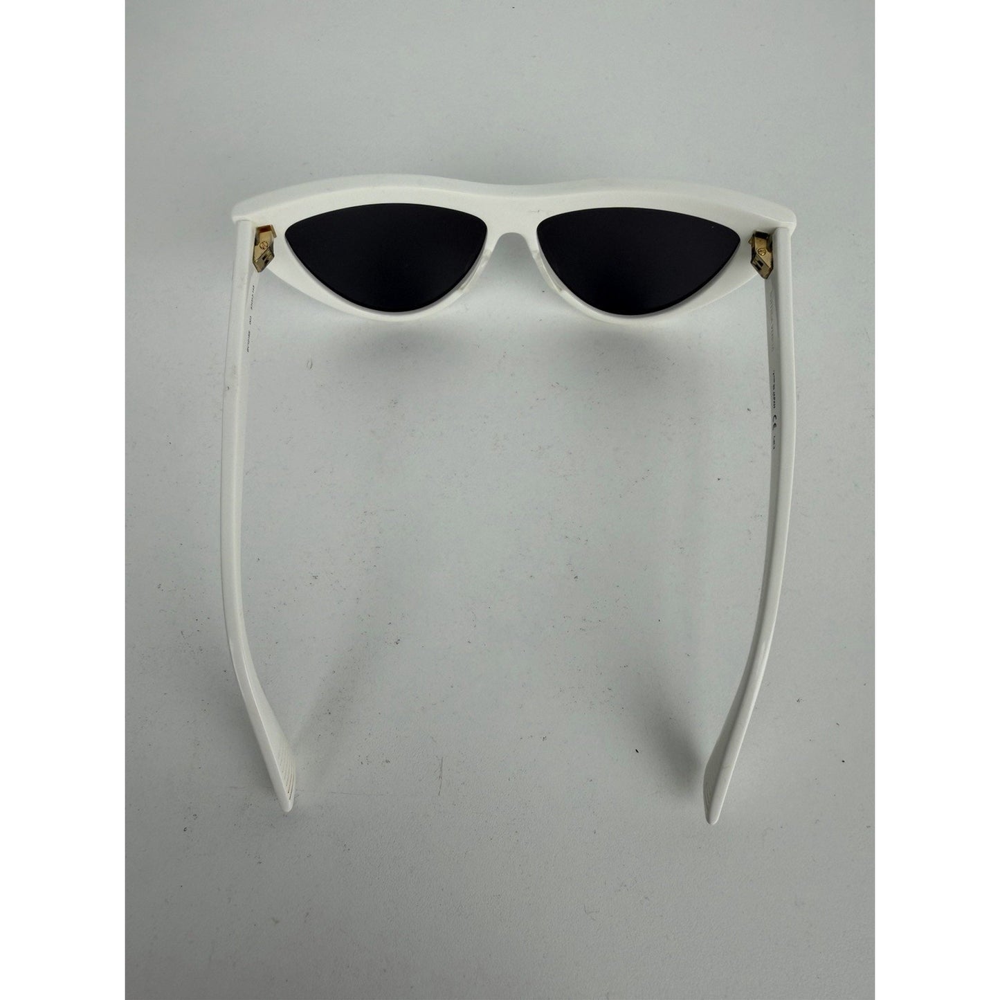Bottega Veneta Cat-Eye Sunglasses White Acetate Frame Black Lenses K-1