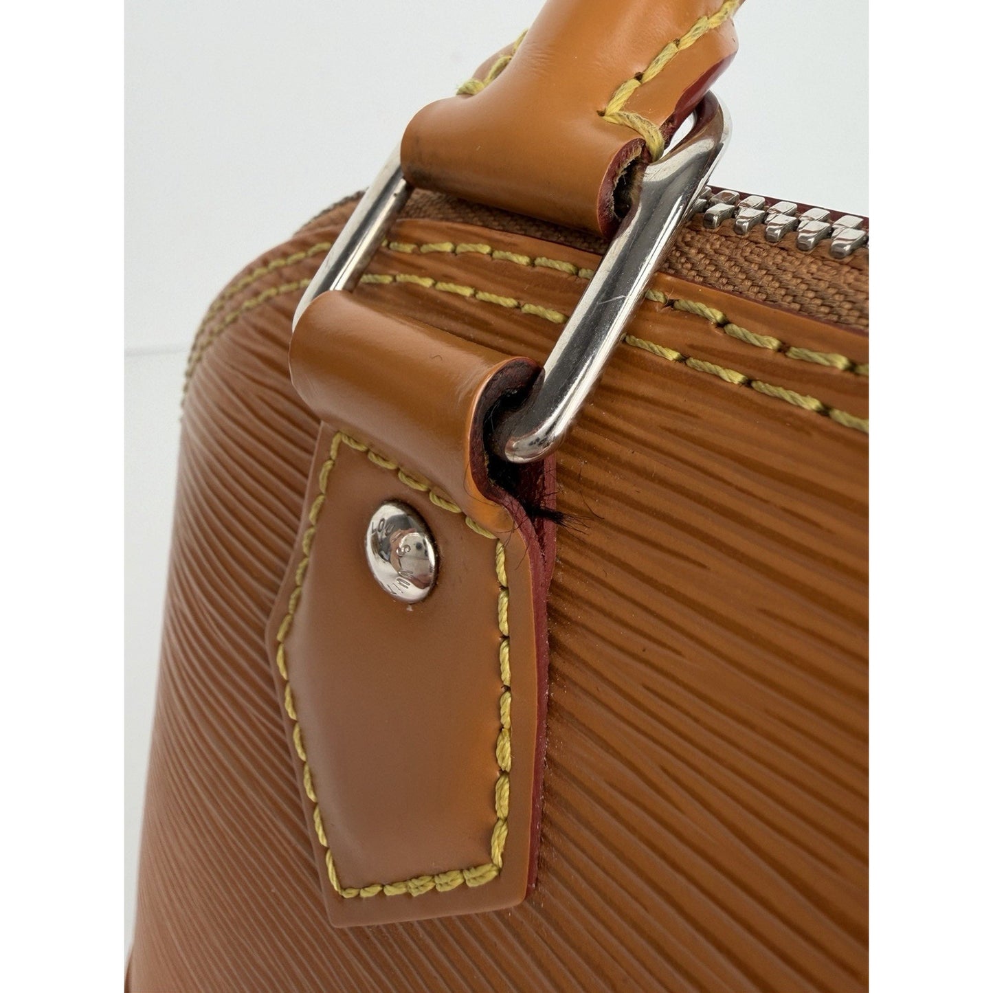Louis Vuitton Alma BB Honey Gold Epi Leather Shoulder Bag (NFC) C-7