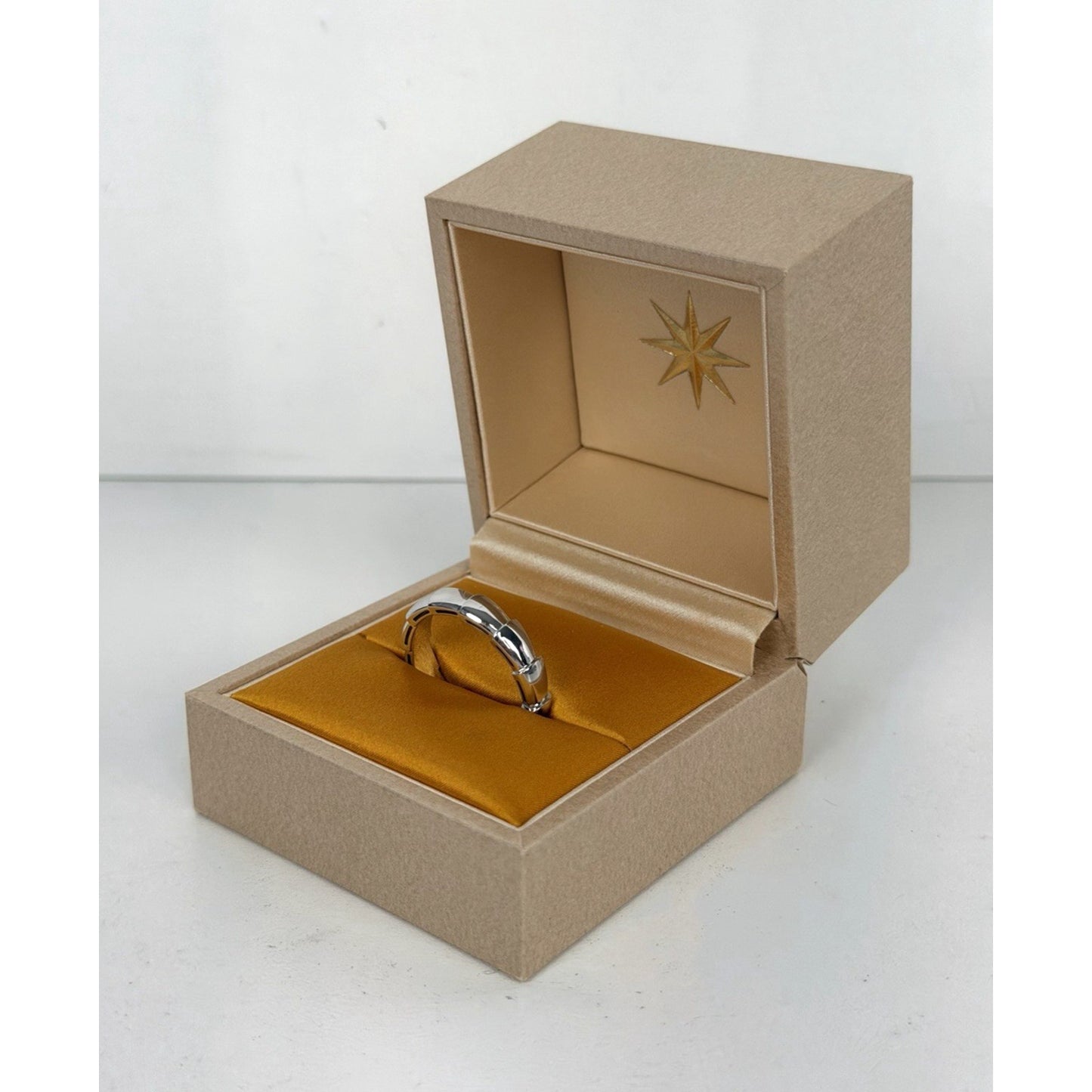 Bvlgari Serpenti Viper Band in 18k White Gold Size 62/US 10