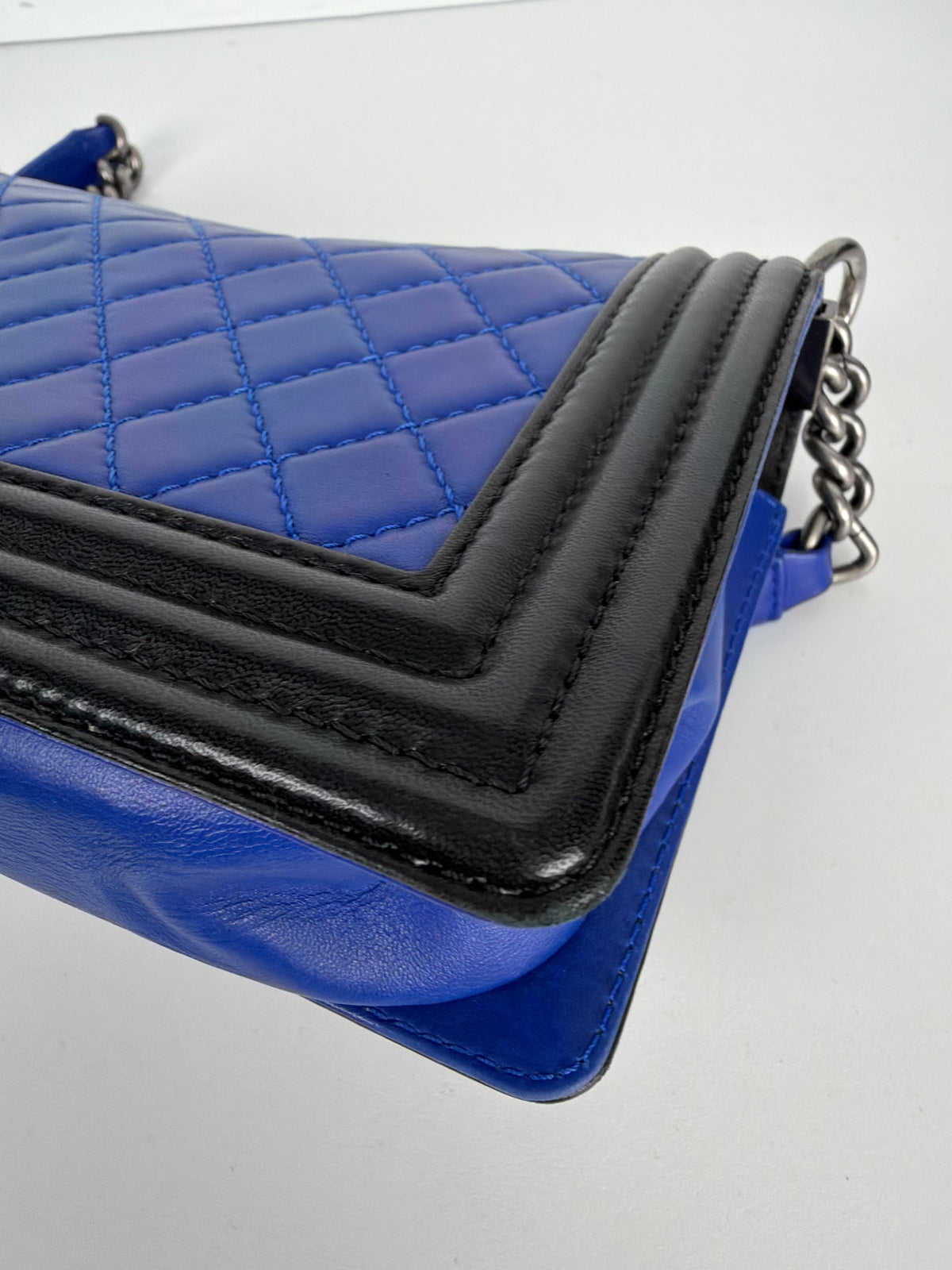 Chanel Medium Boy Bag in Blue & Black Quilted Lambskin Leather 2014 D8