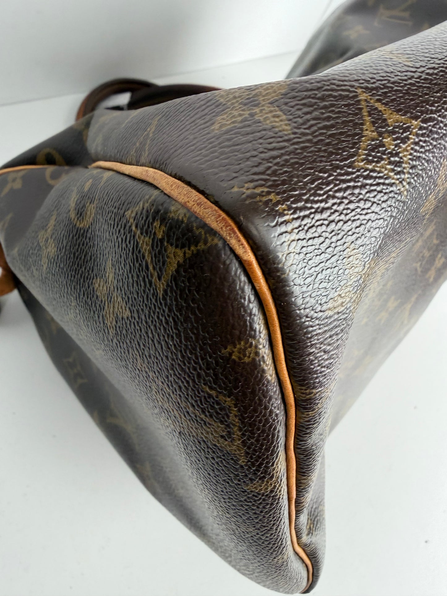 Louis Vuitton Speedy 30 Handbag Vintage in LV Monogram Coated Canvas 2006 YS