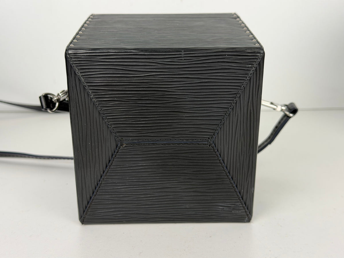 Louis Vuitton Bleecker Box in Black Epi Leather 2019 YS22