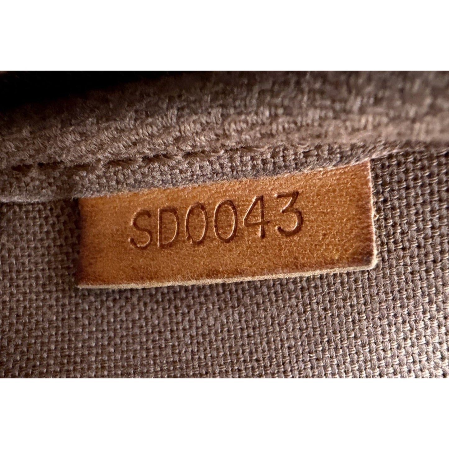 Louis Vuitton Mini Pochette Bag 2003 Vintage in Brown LV Monogram Canvas S03