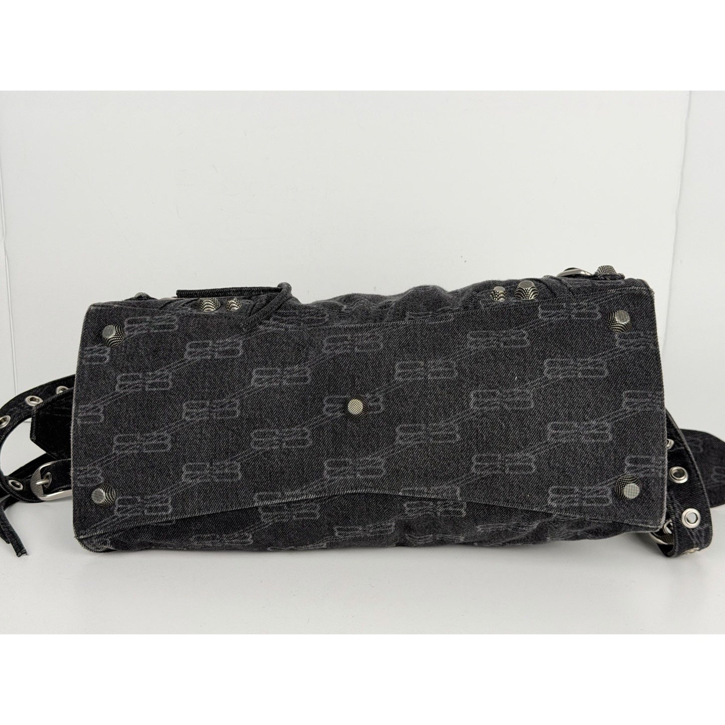 Balenciaga Neo Cagole City Handbag Medium in Washed Denim BB Monogram D5