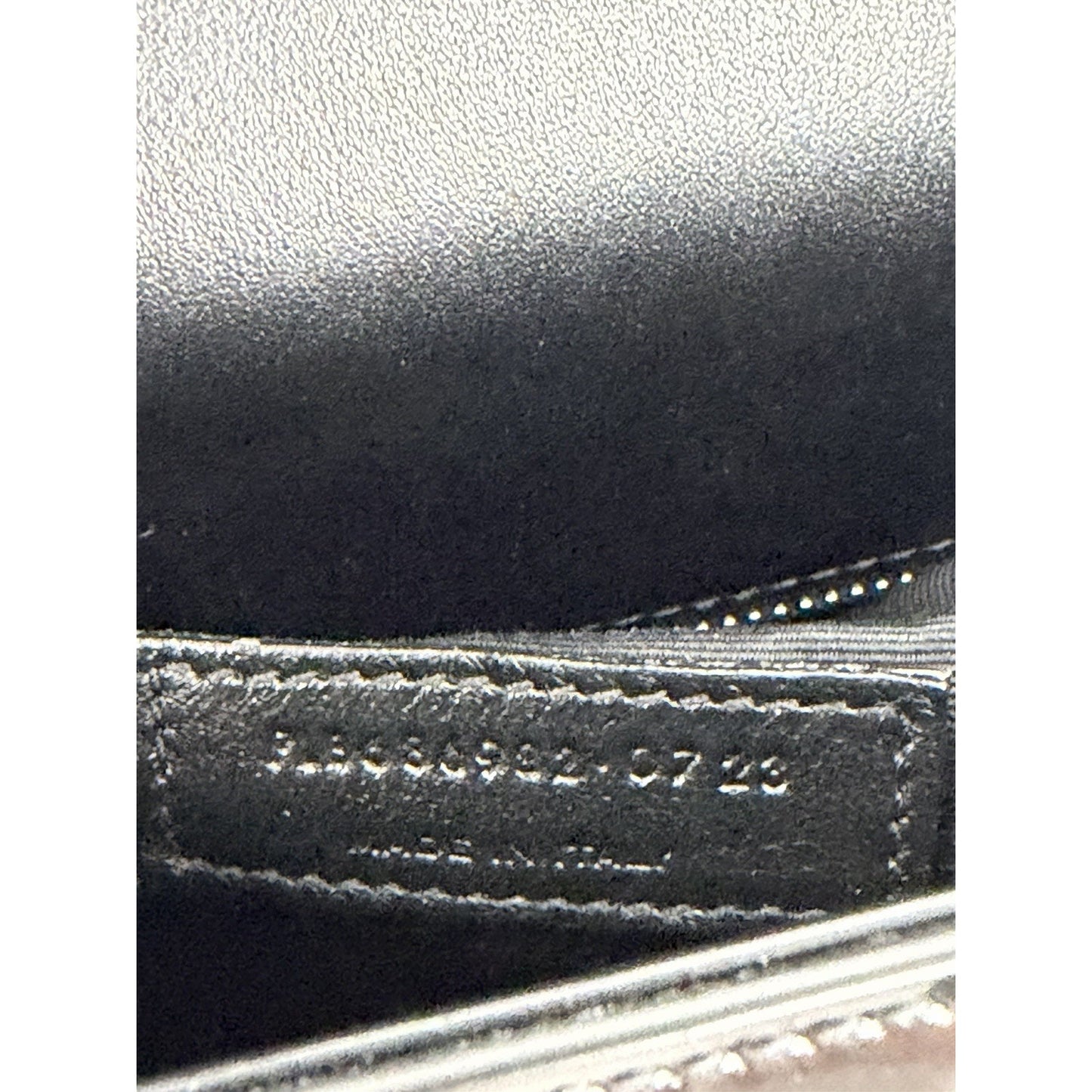 Saint Laurent Le Fermoir Small Top-Handle Bag in Black Spazzolato Leather S-03