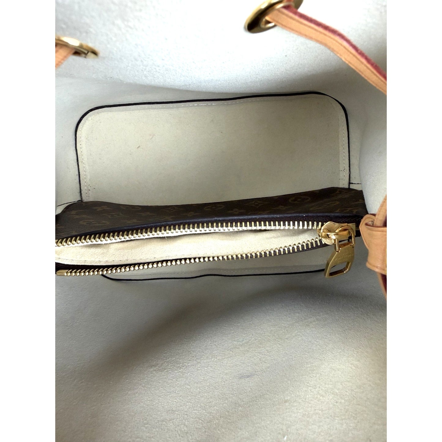 Louis Vuitton NeoNoe Shoulder Bag Limited Edition Trunks Monogram Canvas C4