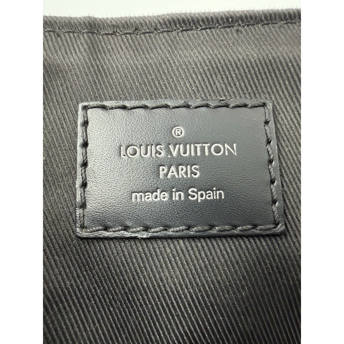 Louis Vuitton District PM Messenger Bag in Monogram Eclipse Canvas 2021 S11