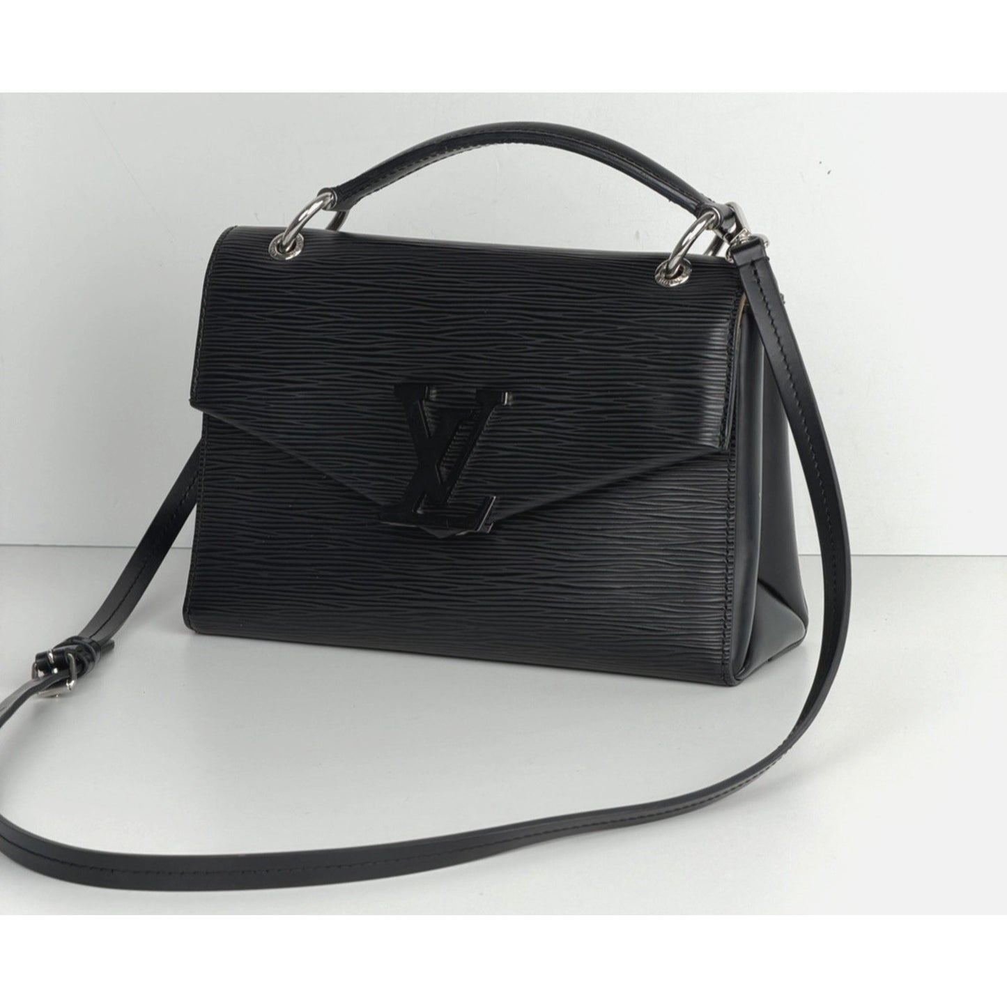 Louis Vuitton Grenelle Pochette Shoulder Bag PM Black Epi Leather 2020 C3