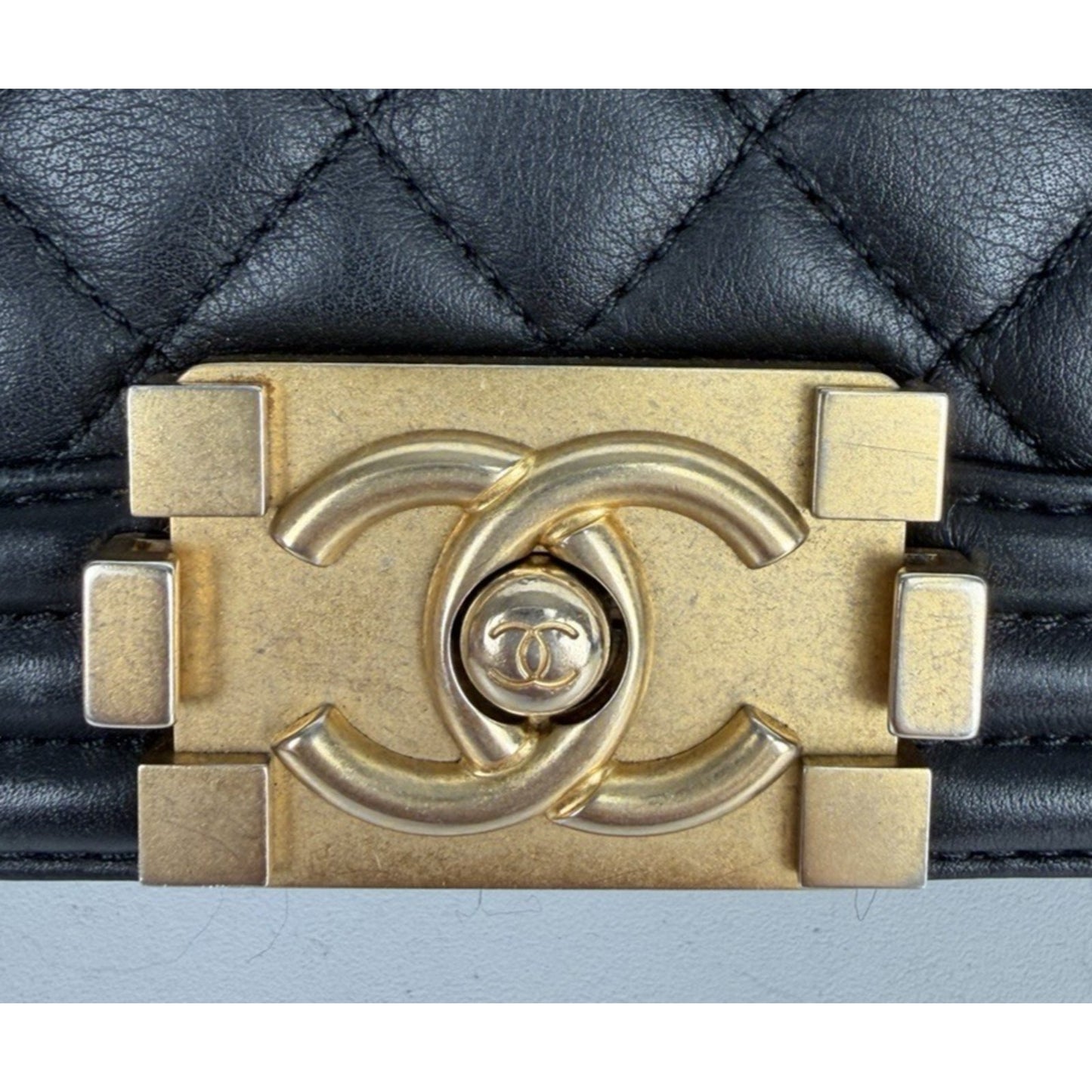 Chanel Boy New Medium Bag in Black Quilted Leather 2019 Gold HW E8