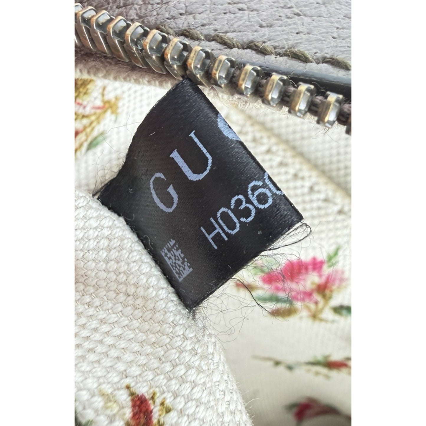 Gucci Neo Vintage Camera Shoulder Bag in Brown GG Supreme Coated Canvas S-09