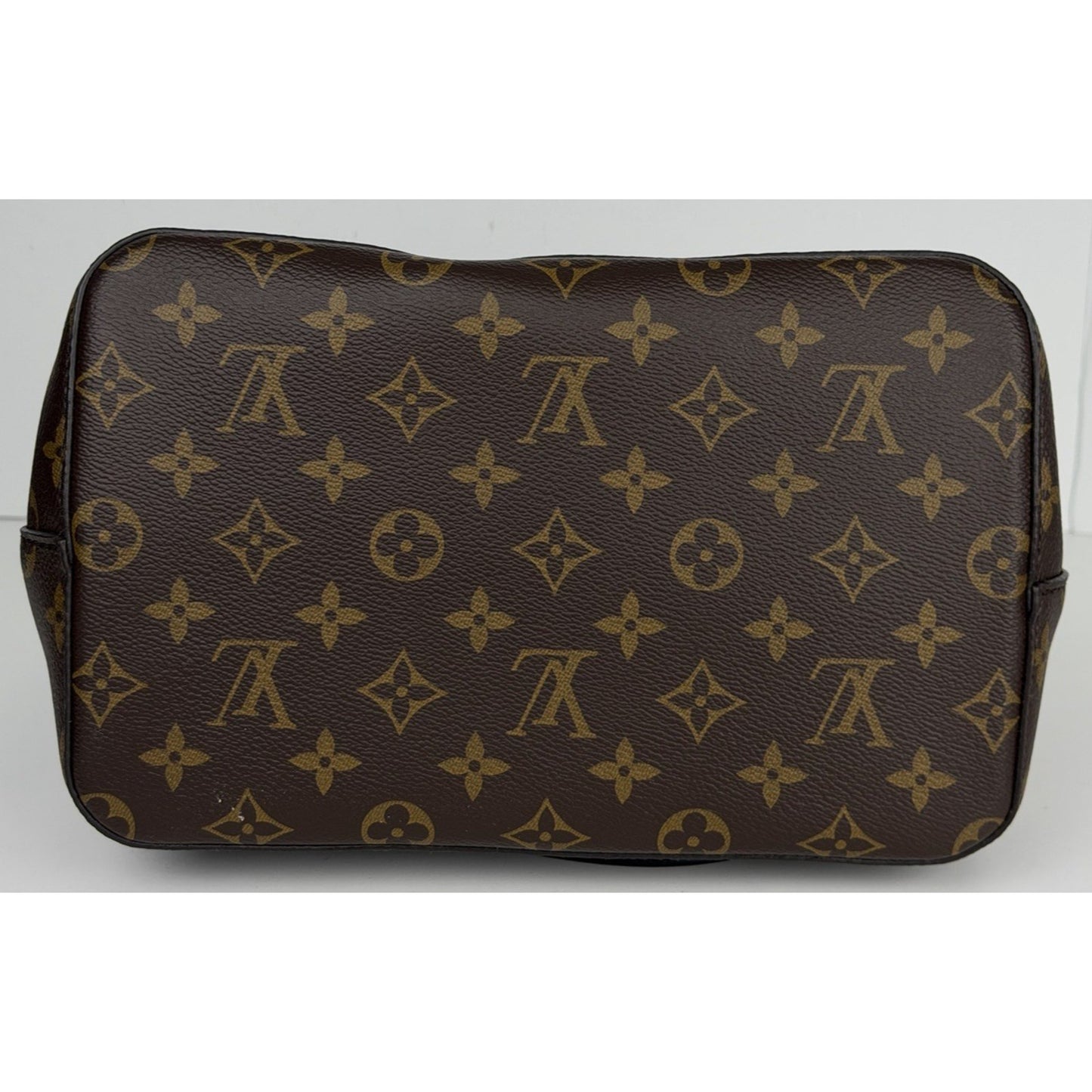 Louis Vuitton NeoNoe MM Bucket Bag in Brown Monogram Coated Canvas 2020 L-4