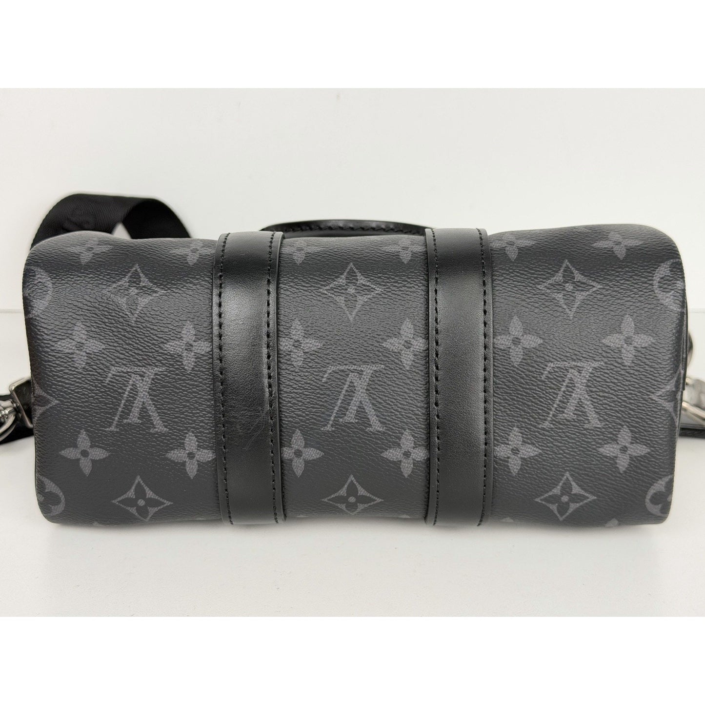 Louis Vuitton Keepall Bandouliere 25 Reverse Monogram Eclipse Canvas Microchipped